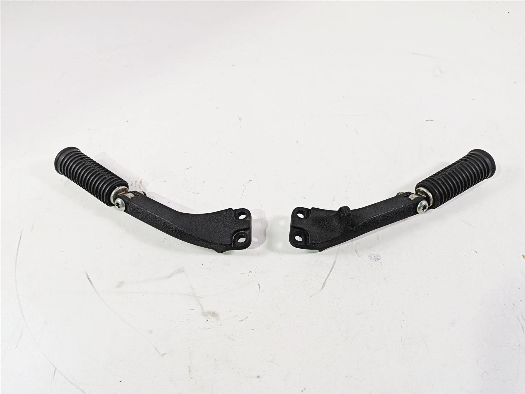 2008 Harley FXDL Dyna Low Rider 105TH Passenger Foot Peg Set 49224-06A 49230-06