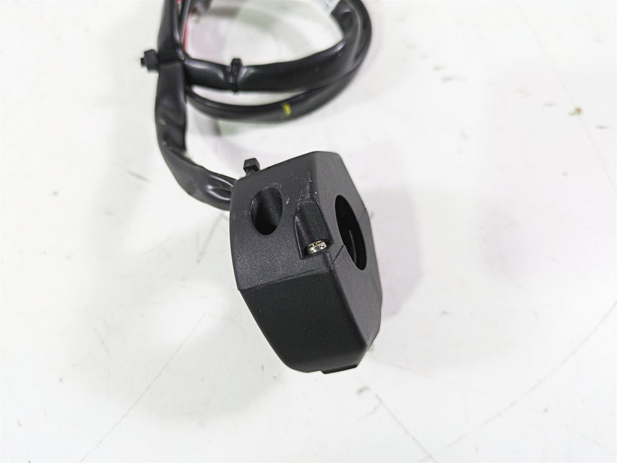 2021 Aprilia RS660 Light Right Hand Control Switch 2D000550 {{ shop.shopifyCountryName }} - Mototech271