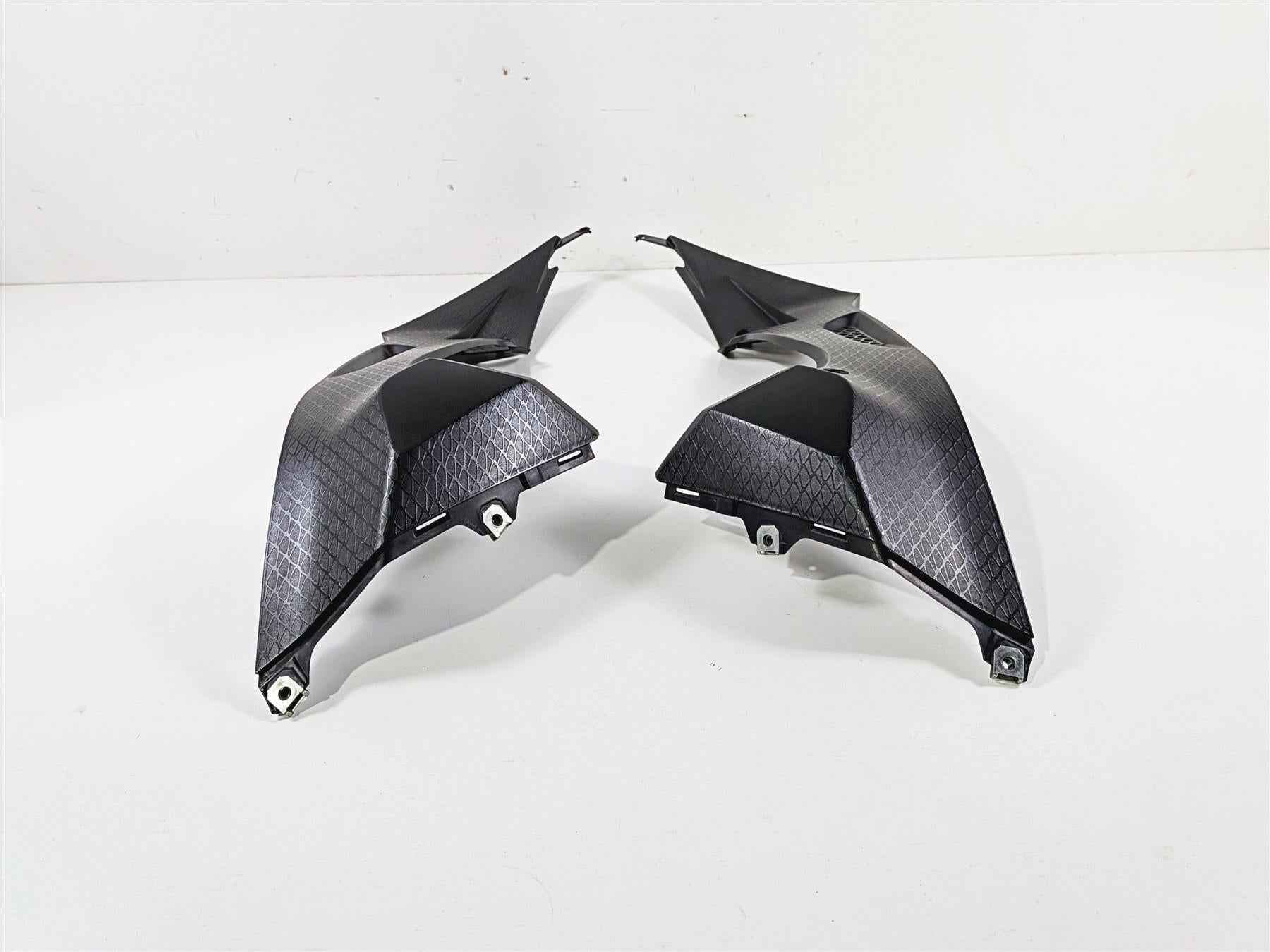 2014 BMW S1000RR K46 Under Tank Side Cover Fairing Set 46637715926 46637715925 {{ shop.shopifyCountryName }} - Mototech271