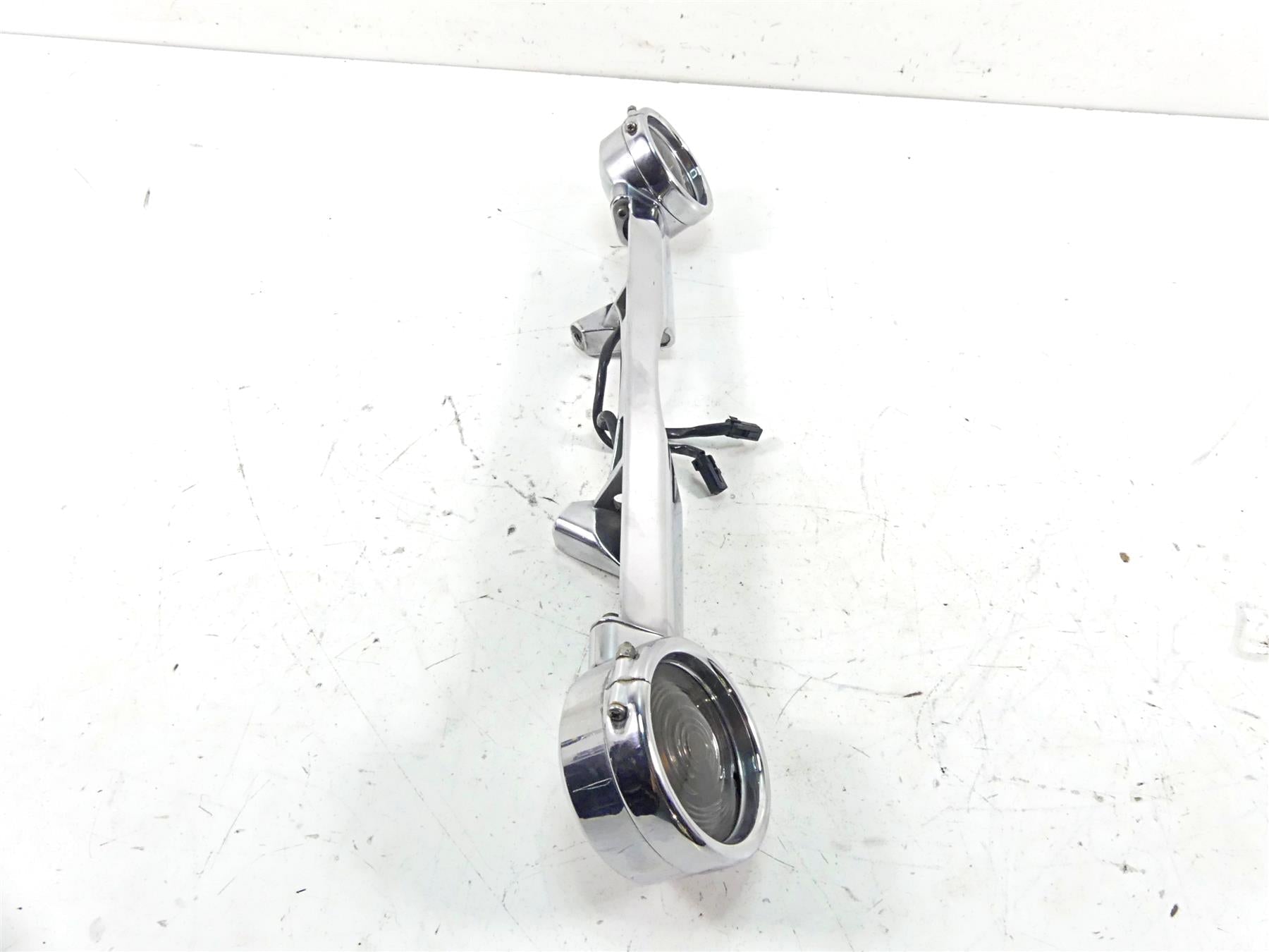 2002 Harley Touring FLHTC Electra Glide Rear Blinker Turn Signal Bar 68510-74C {{ shop.shopifyCountryName }} - Mototech271