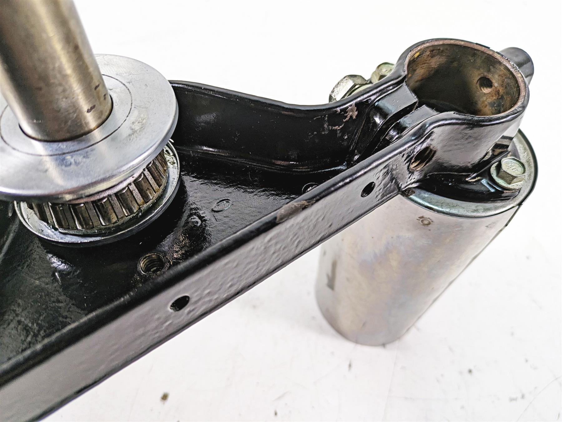 2008 Harley FLHTCU Electra Glide Upper Lower Triple Tree Riser Set 45446-87A {{ shop.shopifyCountryName }} - Mototech271