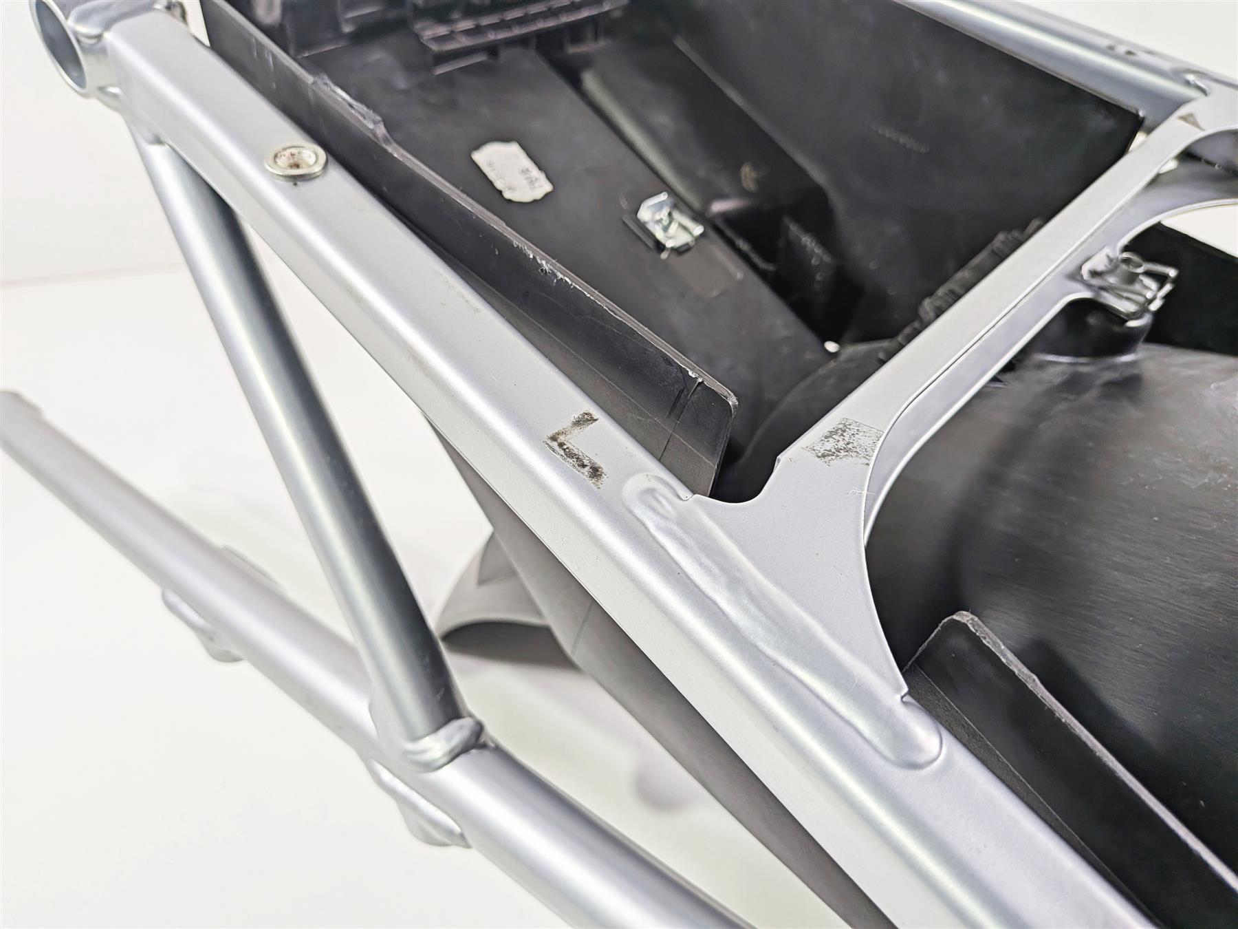 2016 BMW R1200 GS K50 Subframe & Inner Fender 46518354222 {{ shop.shopifyCountryName }} - Mototech271