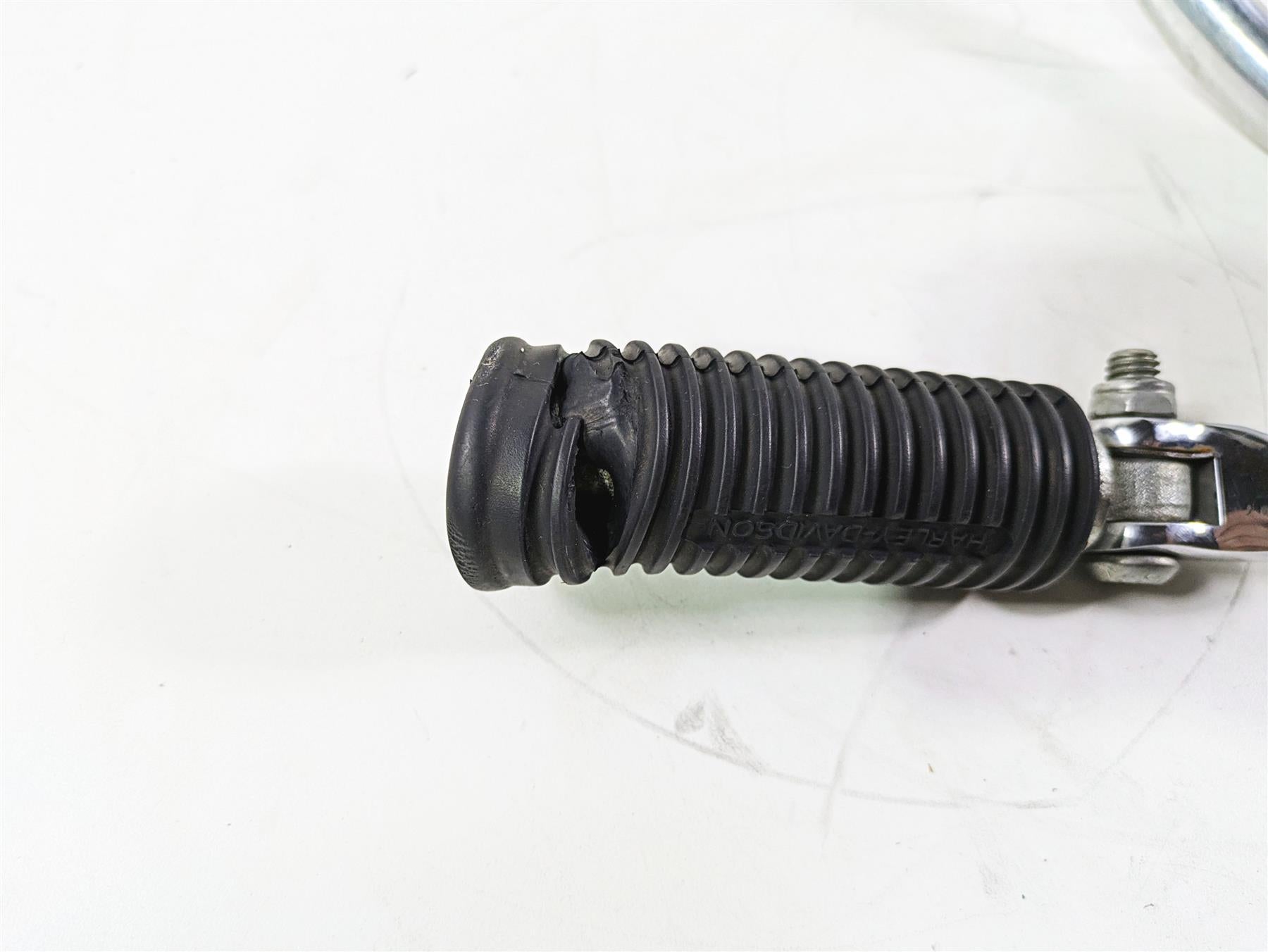 2016 Harley FXDL Dyna Low Rider Right Rider Footpeg & Brake Pedal 50666-07 {{ shop.shopifyCountryName }} - Mototech271