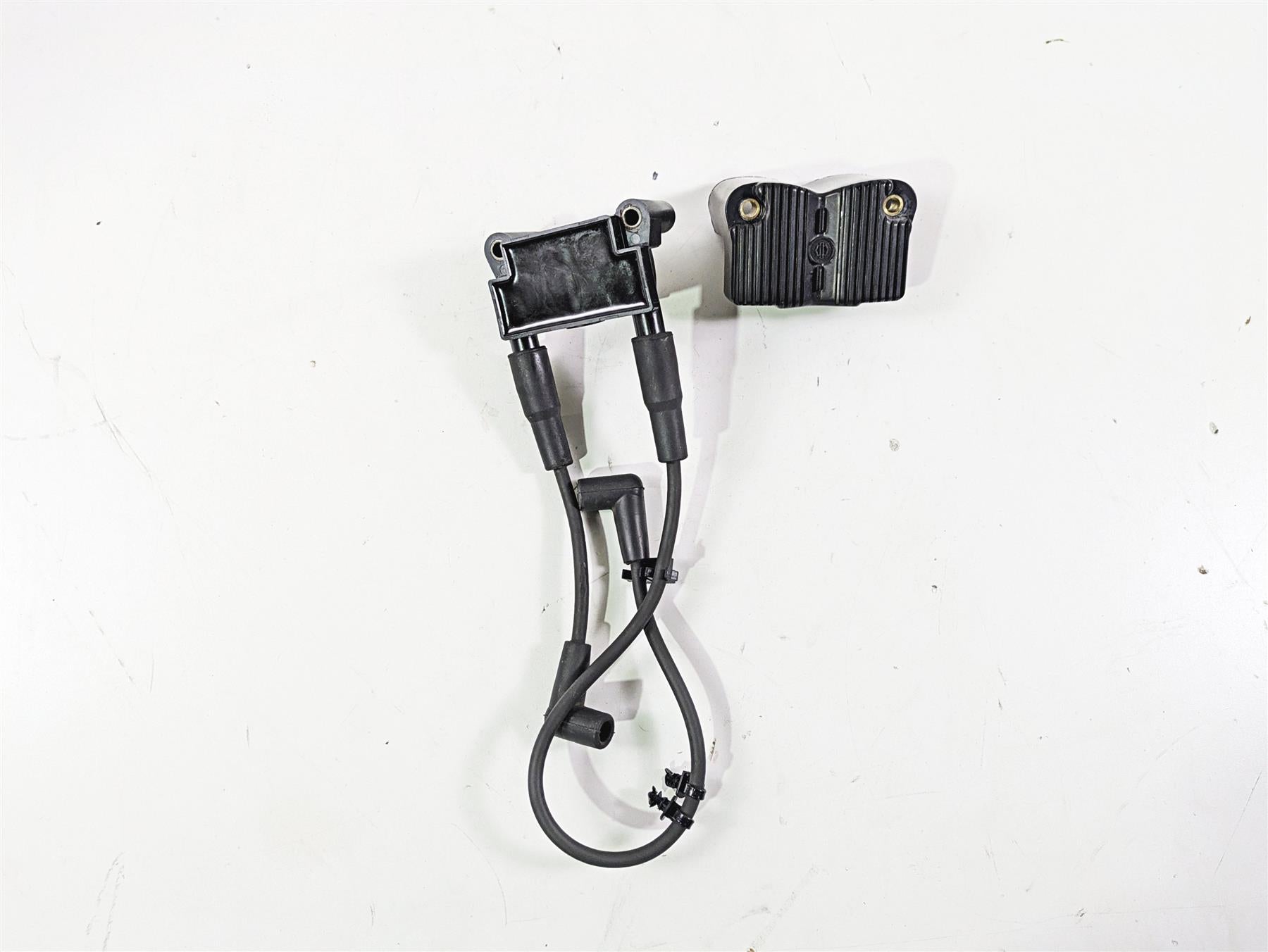 2015 Harley FXDF Dyna Fat Bob Ignition Coil Wires Plugs Set 31696-07A {{ shop.shopifyCountryName }} - Mototech271
