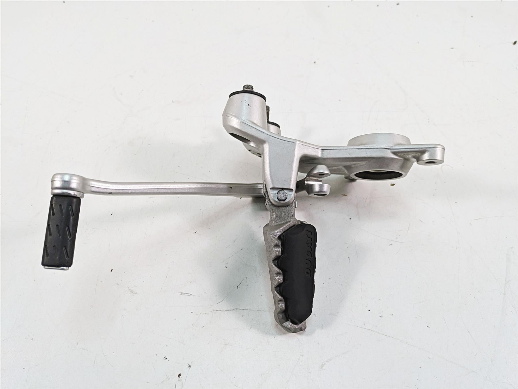 2020 Ducati Hypermotard 950 SP Left Foot Peg Mount & Shifter Set 82413571A {{ shop.shopifyCountryName }} - Mototech271
