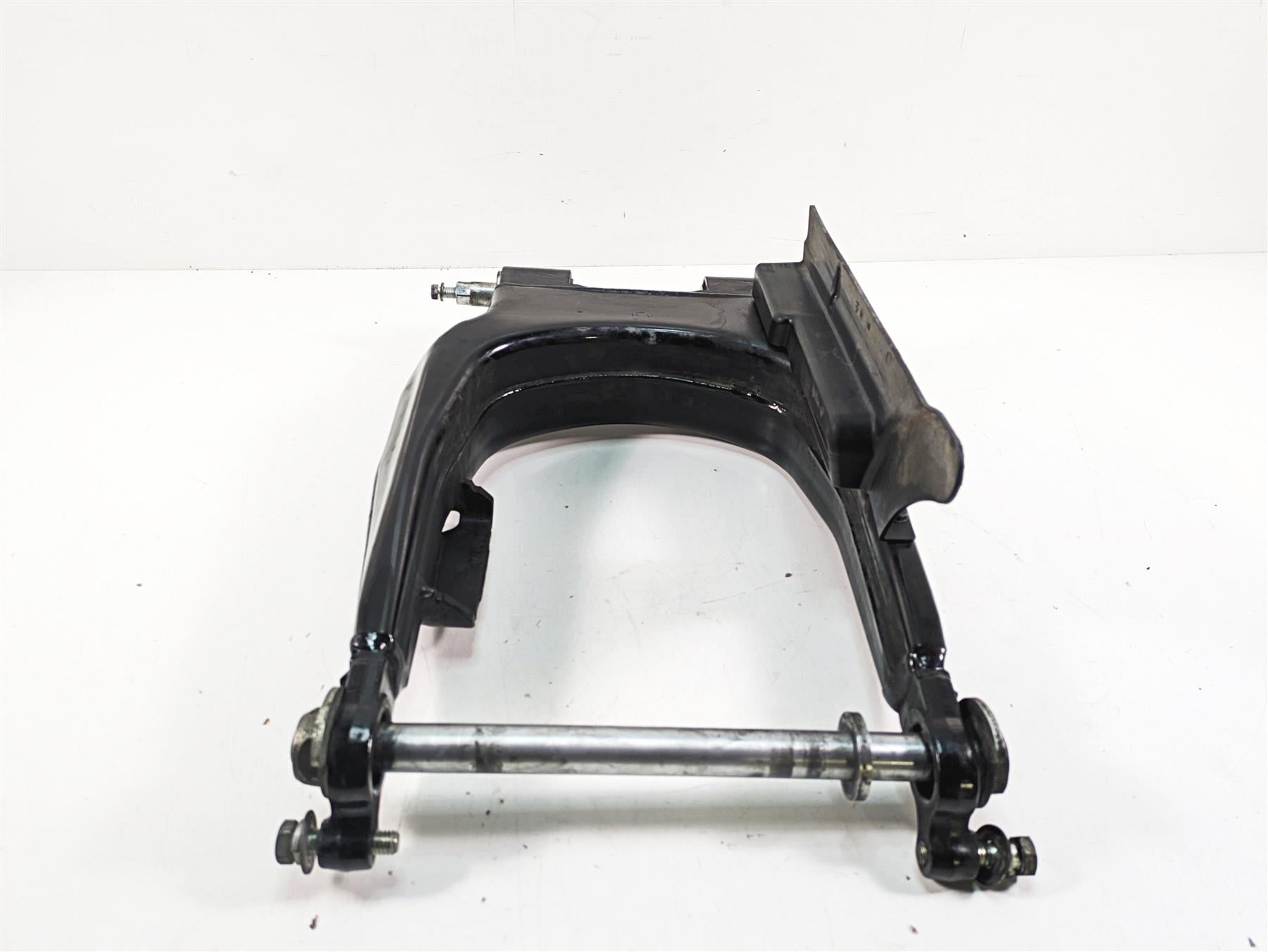 2014 Harley Touring FLHTK Electra Glide Rear Swingarm + Axle Set 47549-09A {{ shop.shopifyCountryName }} - Mototech271