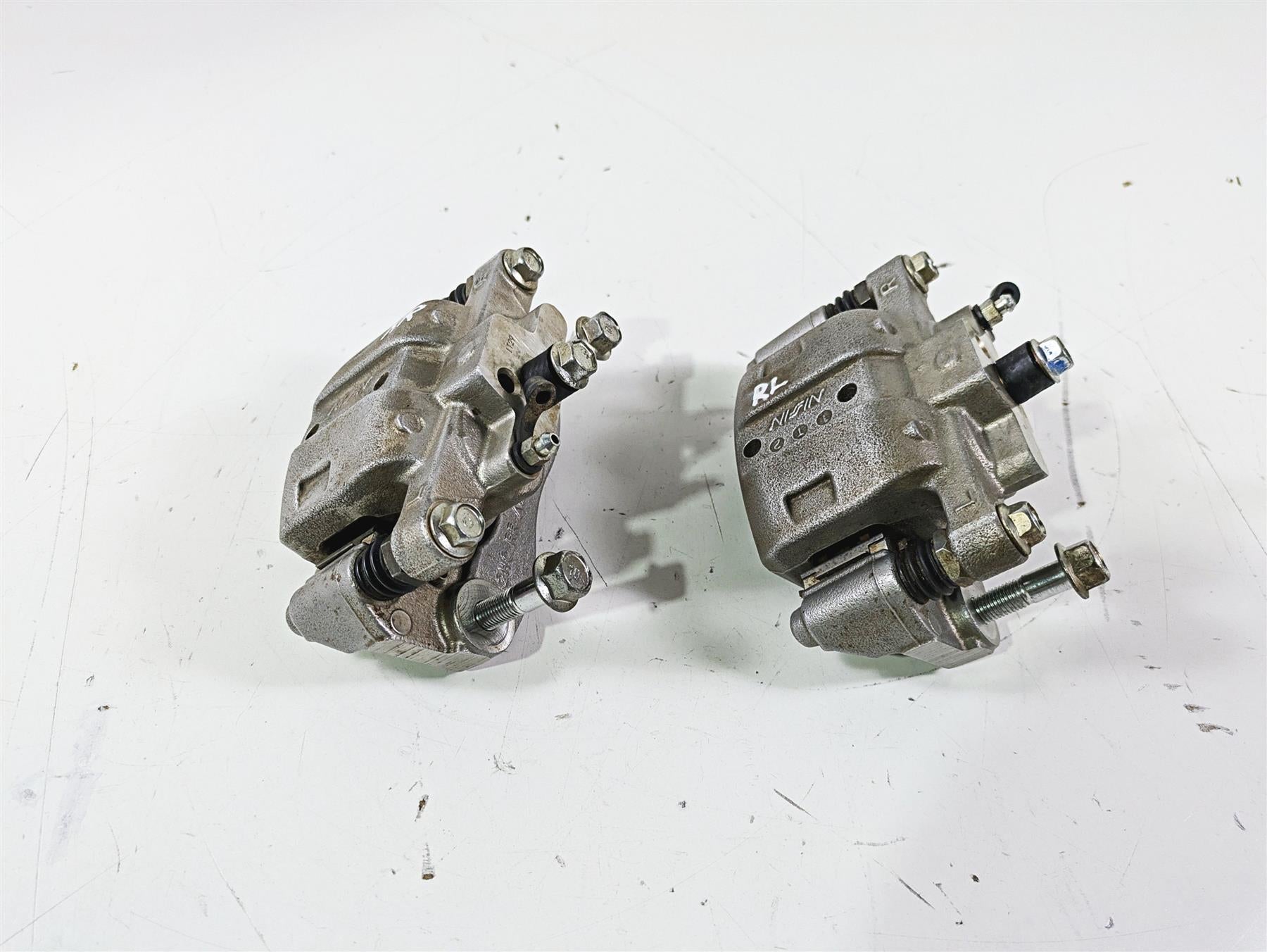 2022 Yamaha YXZ1000 R Rear Brake Caliper Set B5H-2580V-01-00 B5H-2580W-01-00 {{ shop.shopifyCountryName }} - Mototech271