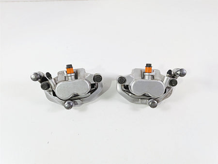 2006 Yamaha XVZ1300 Royal Star Front Brake Calipers 4WM-2580T-01 4WM-2580U-01 {{ shop.shopifyCountryName }} - Mototech271