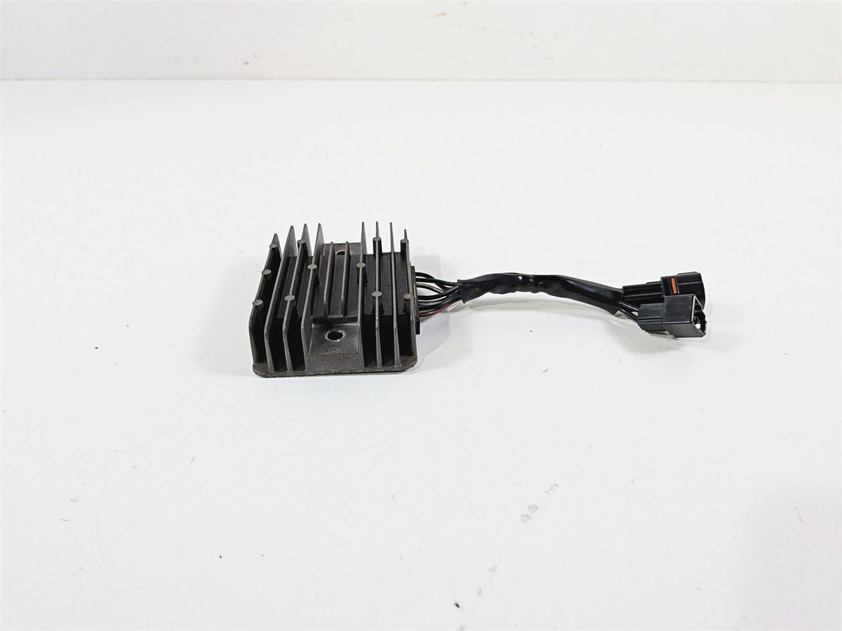 2005 Suzuki VZ800 M50 Boulevard Rectifier Voltage Regulator 32800-47H00 {{ shop.shopifyCountryName }} - Mototech271