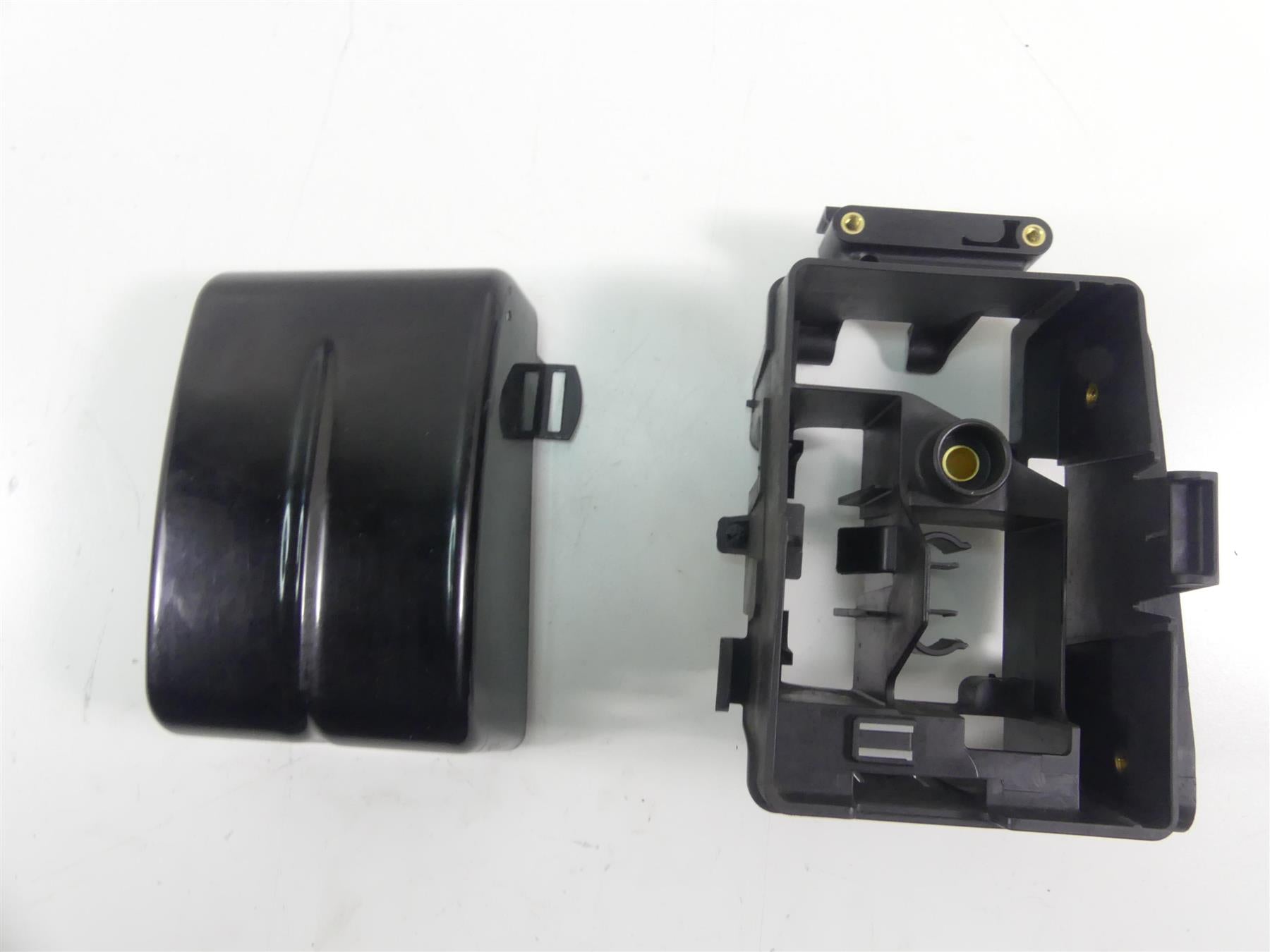 2014 Harley FXDF Dyna Fat Bob Electric Tray & Cover Holder Stay Set 70367-12 {{ shop.shopifyCountryName }} - Mototech271