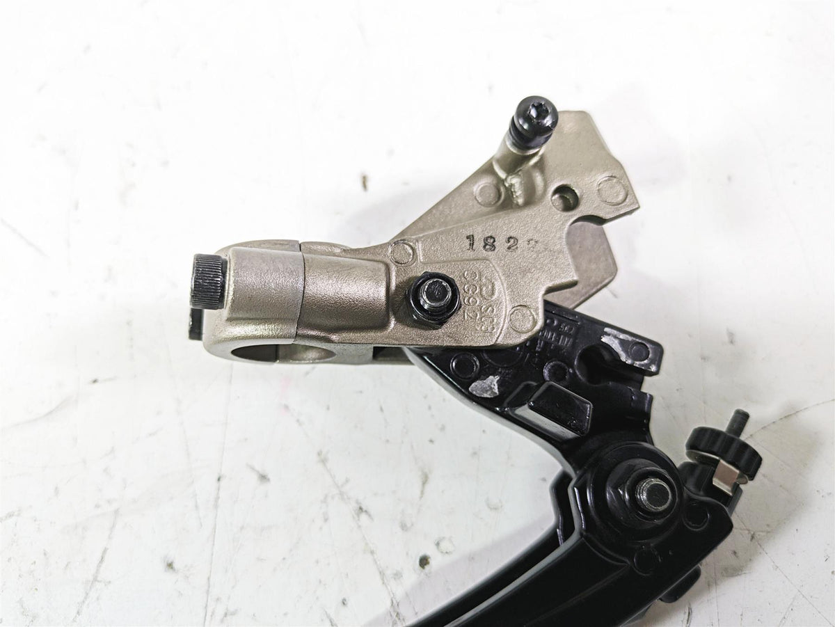 2023 Triumph Street Triple 765 RS Clutch Perch & Lever T2043061 {{ shop.shopifyCountryName }} - Mototech271
