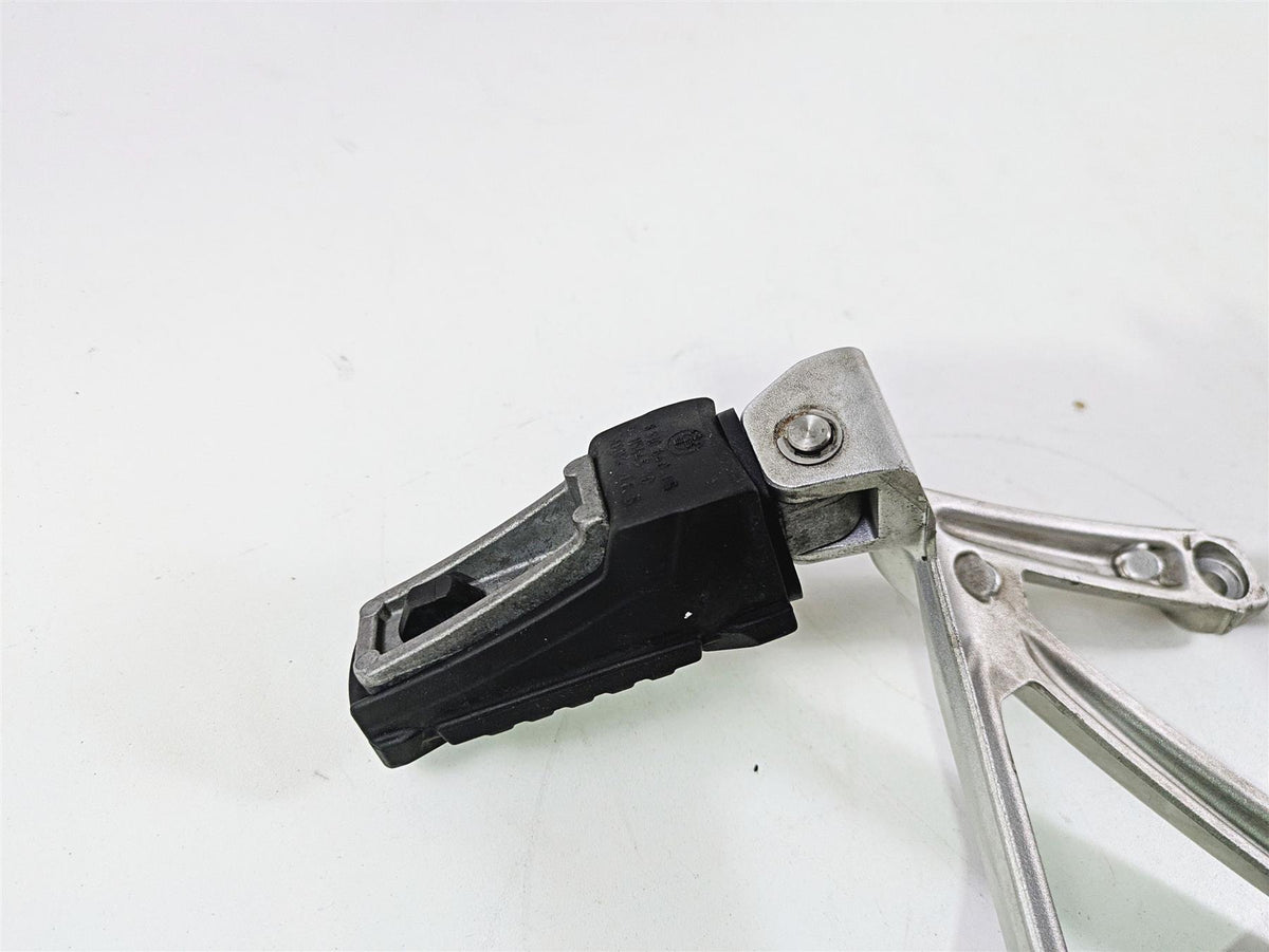 2017 BMW R1200 GS K50 Rear Passenger Footpeg Set 46718528793 46718528794 {{ shop.shopifyCountryName }} - Mototech271