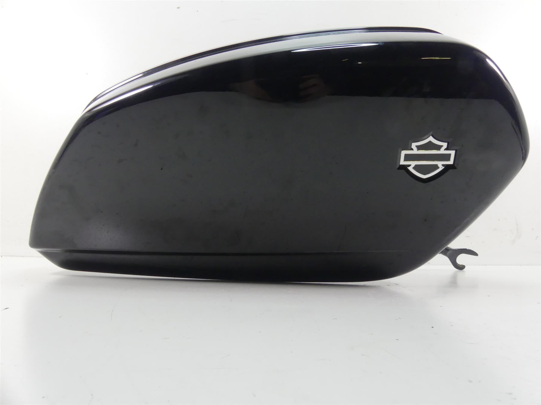 2021 Harley Softail FLSB Sport Glide Right Side Saddlebag Saddle Bag 90201448 {{ shop.shopifyCountryName }} - Mototech271