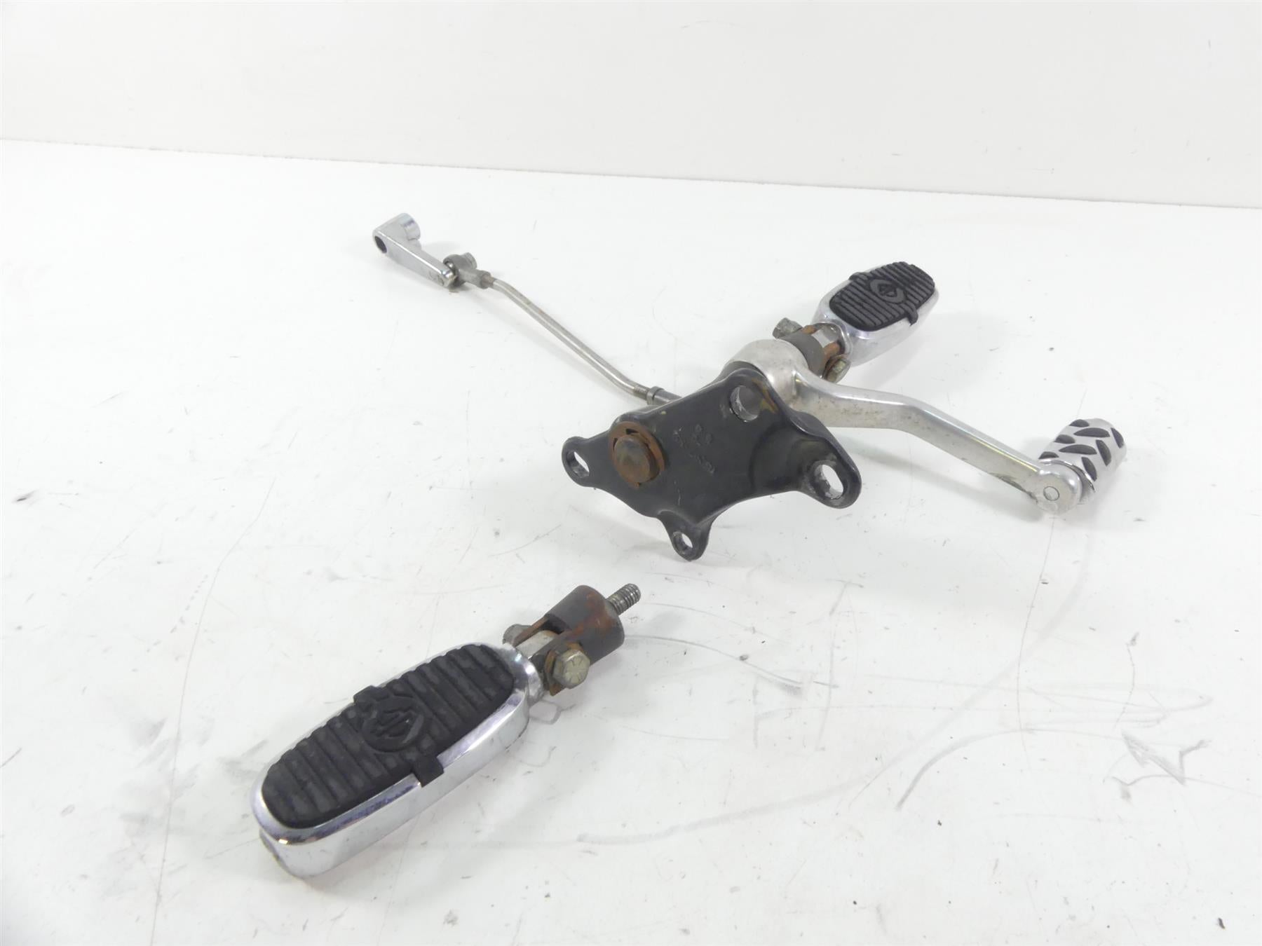 2002 Harley XL1200 Sportster Front Forward Left Right Footpeg Shifter Set {{ shop.shopifyCountryName }} - Mototech271