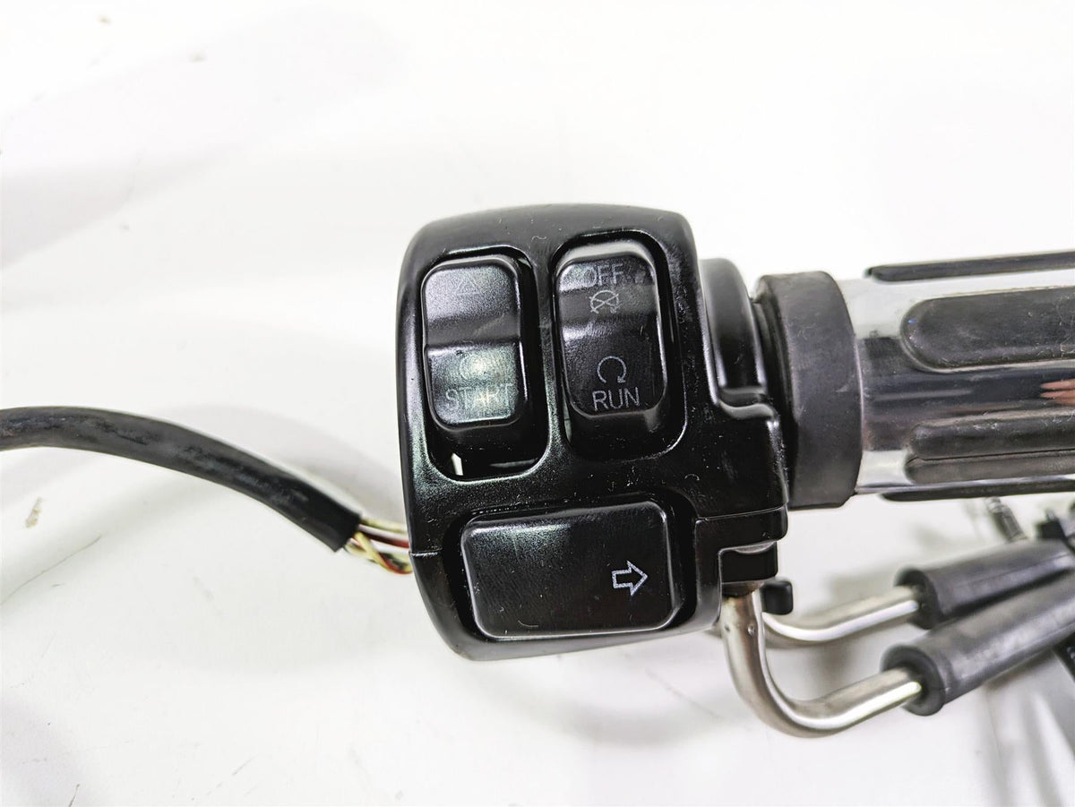2012 Harley FLD Dyna Switchback Right Control Switch & Blinker 72948-12 {{ shop.shopifyCountryName }} - Mototech271
