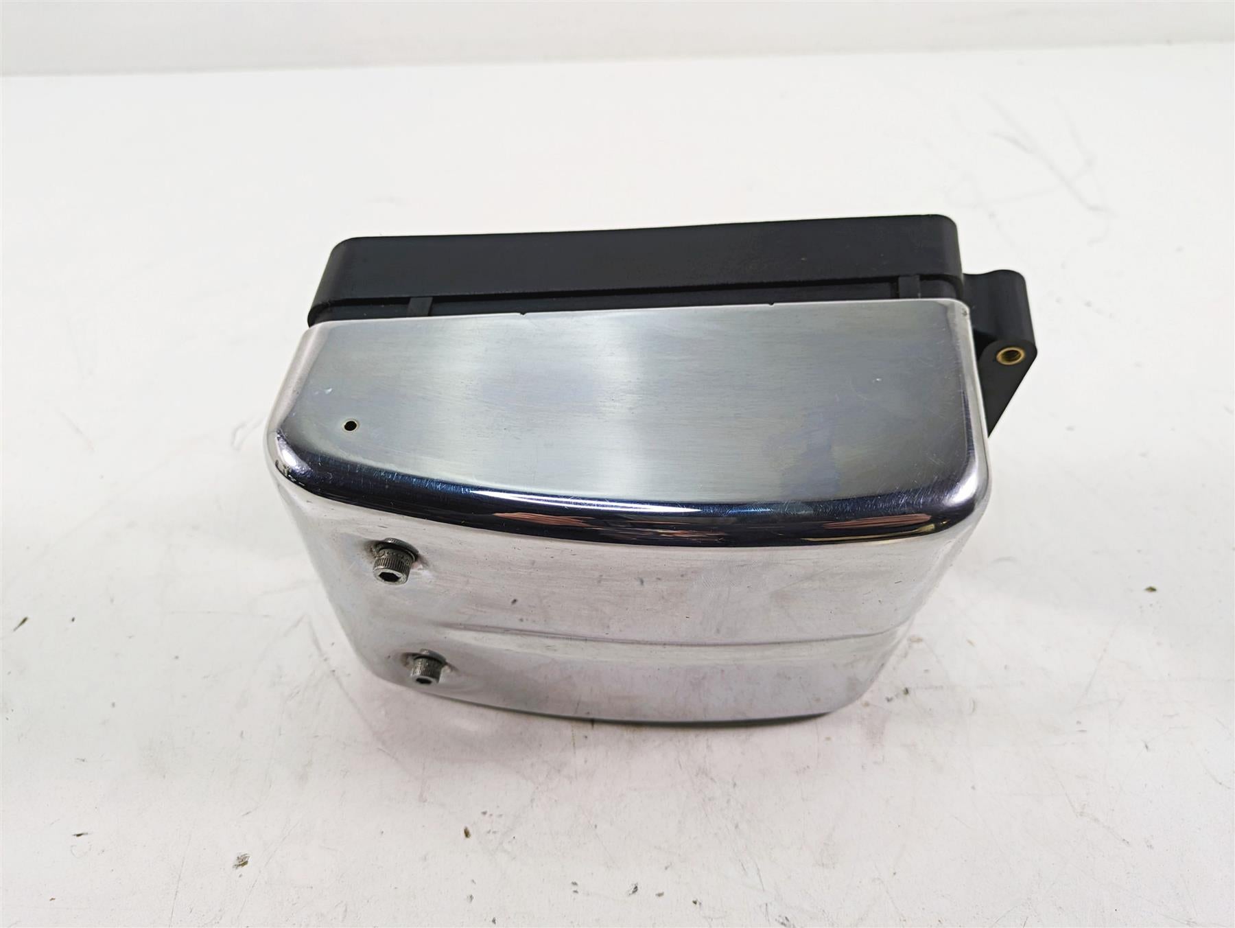 2005 Harley Dyna FXDL Low Rider Electrical Tray Stay Holder Box + Cover 70367-04 {{ shop.shopifyCountryName }} - Mototech271