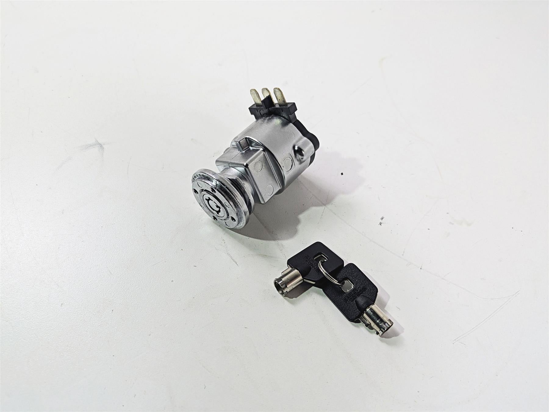 2009 Harley FXDC Dyna Super Glide Ignition Switch Fork Lock + Keys Set 71559-06C