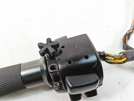 2005 Harley Dyna FXDL Low Rider Right Hand Control Switch - Read 71684-06A {{ shop.shopifyCountryName }} - Mototech271