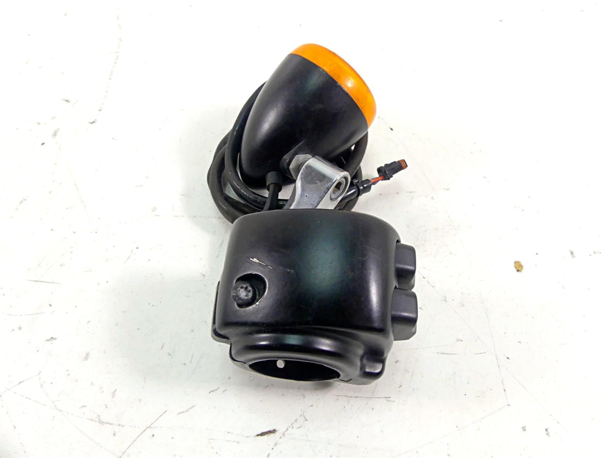 2013 Harley Softail FLSTFB Fat Boy Lo Left Hand Control Switch Blinker 72953-12A {{ shop.shopifyCountryName }} - Mototech271