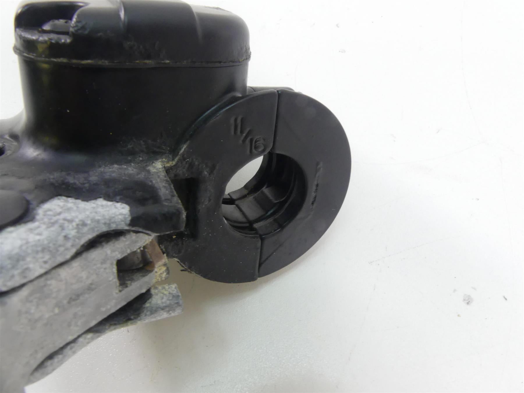 2006 Harley VRSCD Night Rod Clutch Master Cylinder + Lever 11/16" 39000-08A {{ shop.shopifyCountryName }} - Mototech271