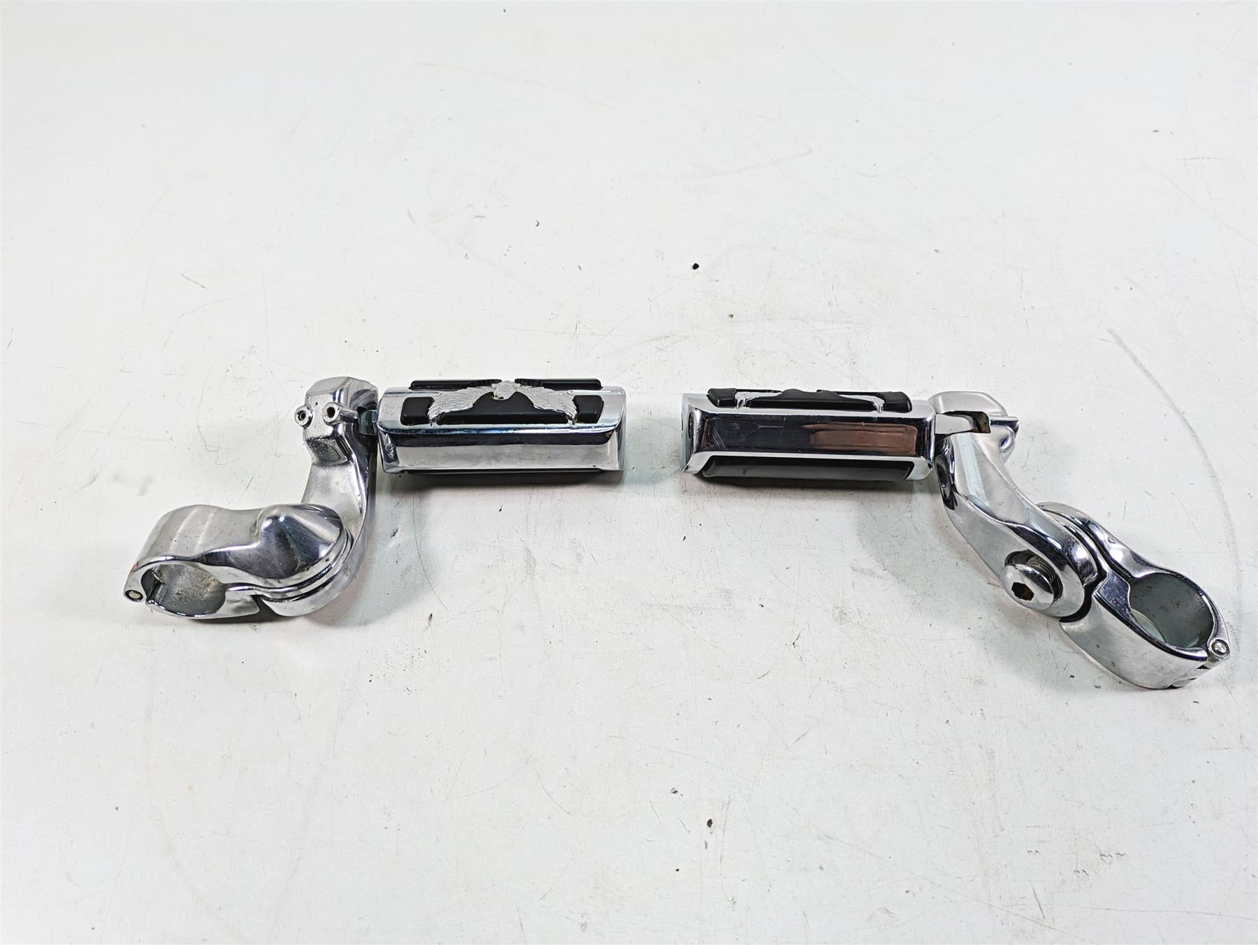 1999 Harley Touring FLHTC Electra Glide Eagle Chrome Highway Foot Peg Set {{ shop.shopifyCountryName }} - Mototech271