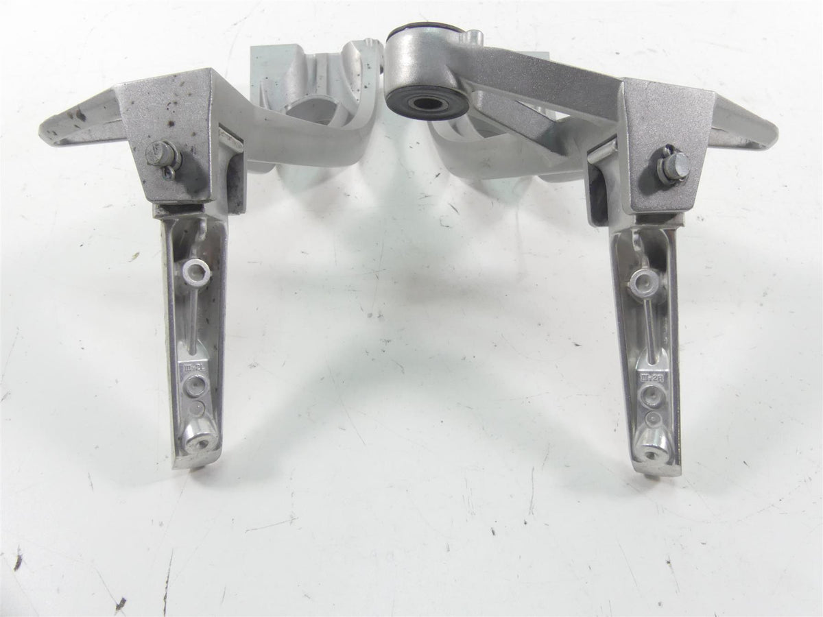 2008 Yamaha FZ1 Fazer Rear Passenger Footpeg Set 2D1-2741L-00-00 2D1-2742L-00-00 {{ shop.shopifyCountryName }} - Mototech271