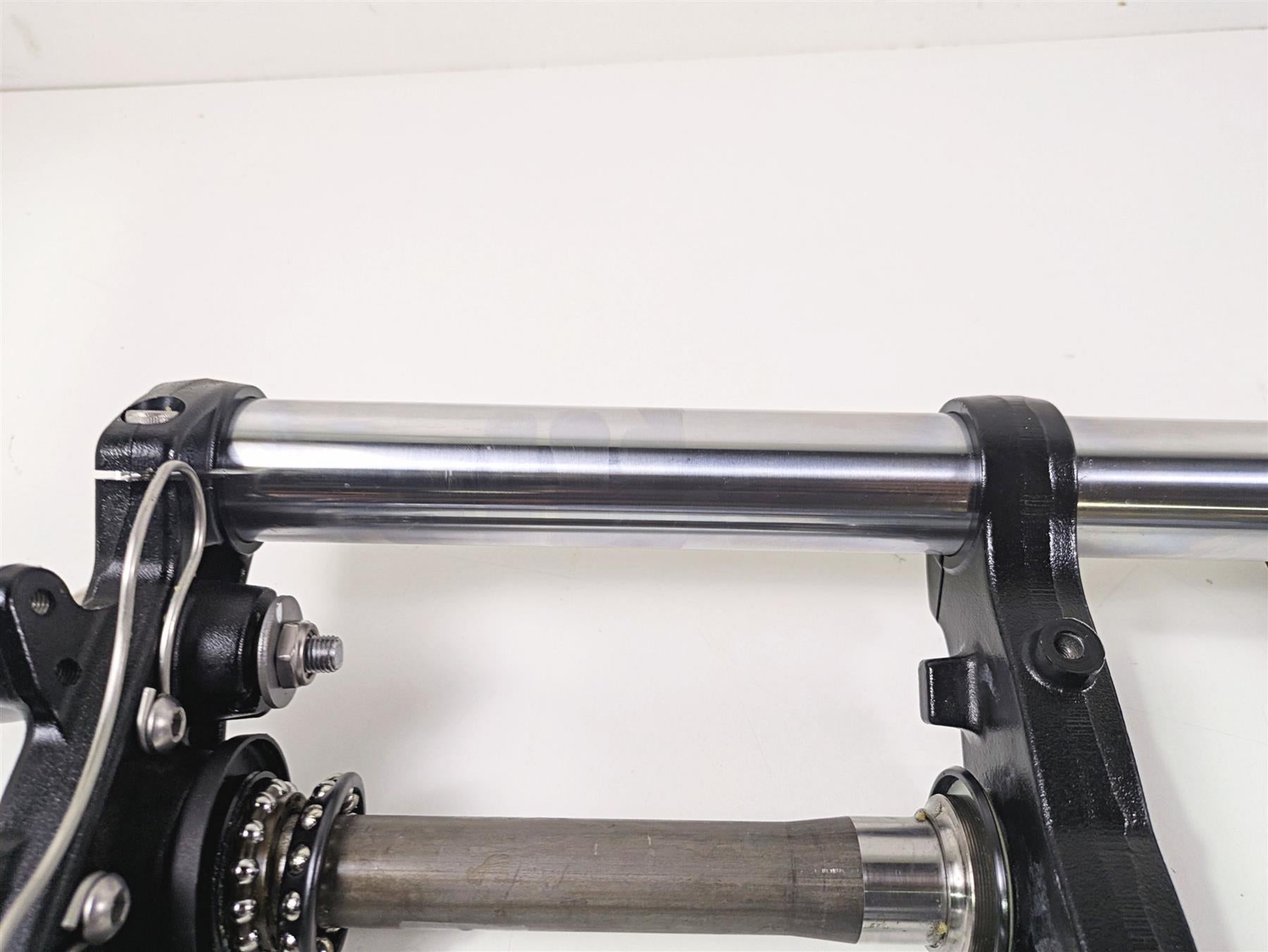 2013 Triumph Bonneville Front Forks & Triple Tree + Axle Set T2040532 T2040533 {{ shop.shopifyCountryName }} - Mototech271