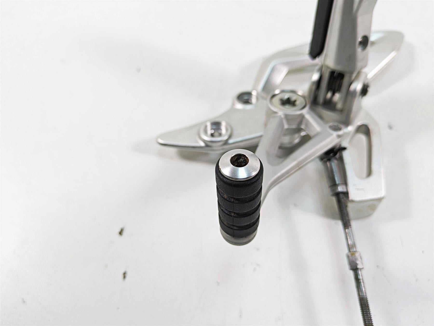 2016 BMW R1200R K53 Left Rider Footpeg & Shifter Shift Lever Set 46718540796 {{ shop.shopifyCountryName }} - Mototech271