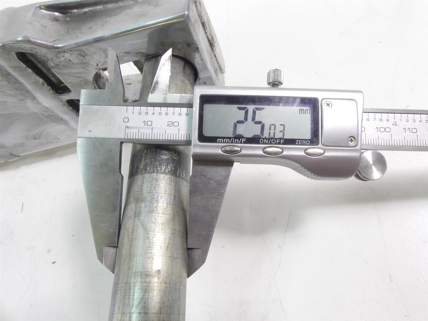 2001 Kawasaki ZX600J2 ZX6R Ninja Rear Chrome Swingarm Swing Arm 33001-1579 {{ shop.shopifyCountryName }} - Mototech271