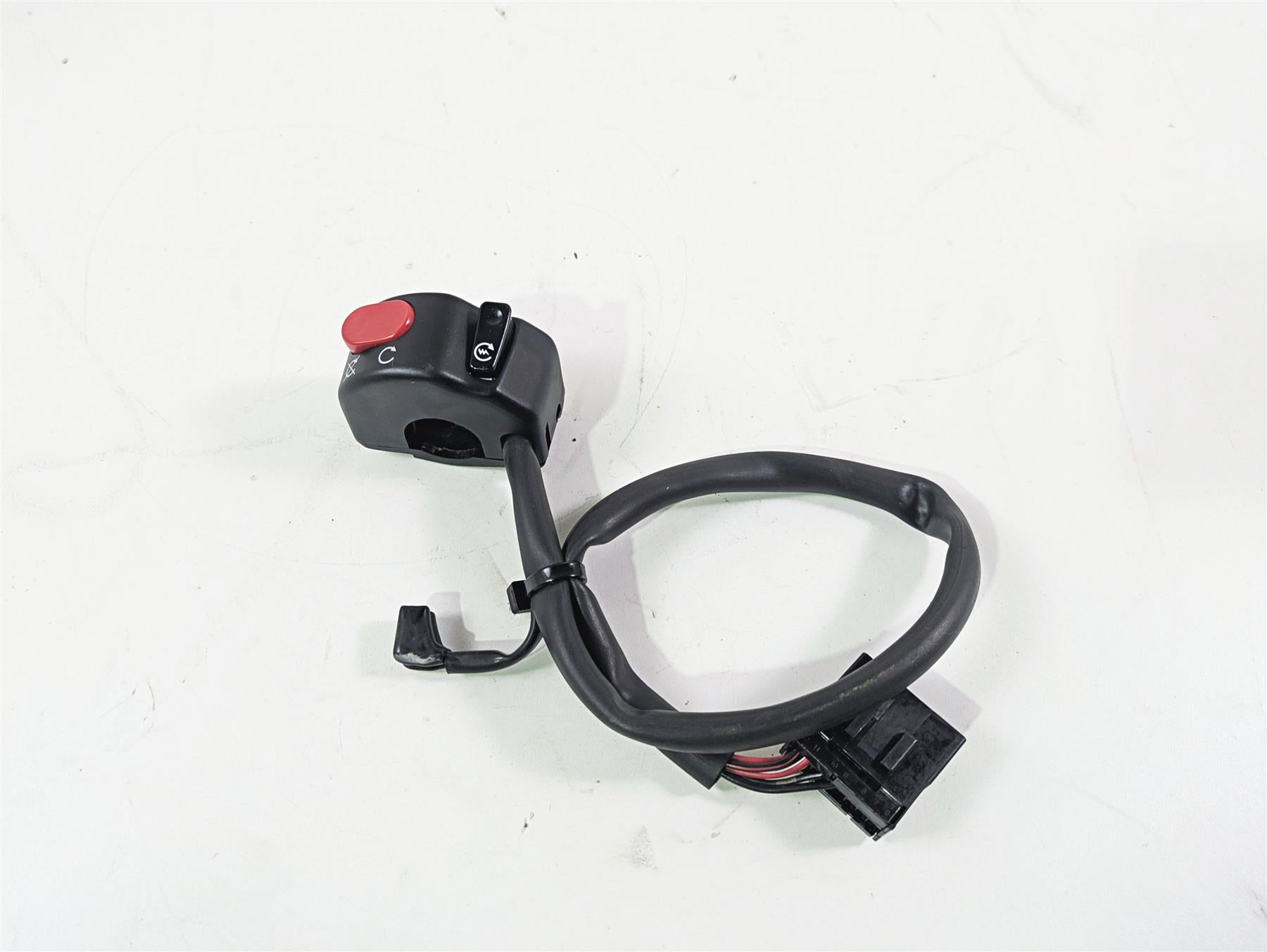 2013 Triumph Bonneville Right Hand Start Stop Control Switch T2040096 {{ shop.shopifyCountryName }} - Mototech271