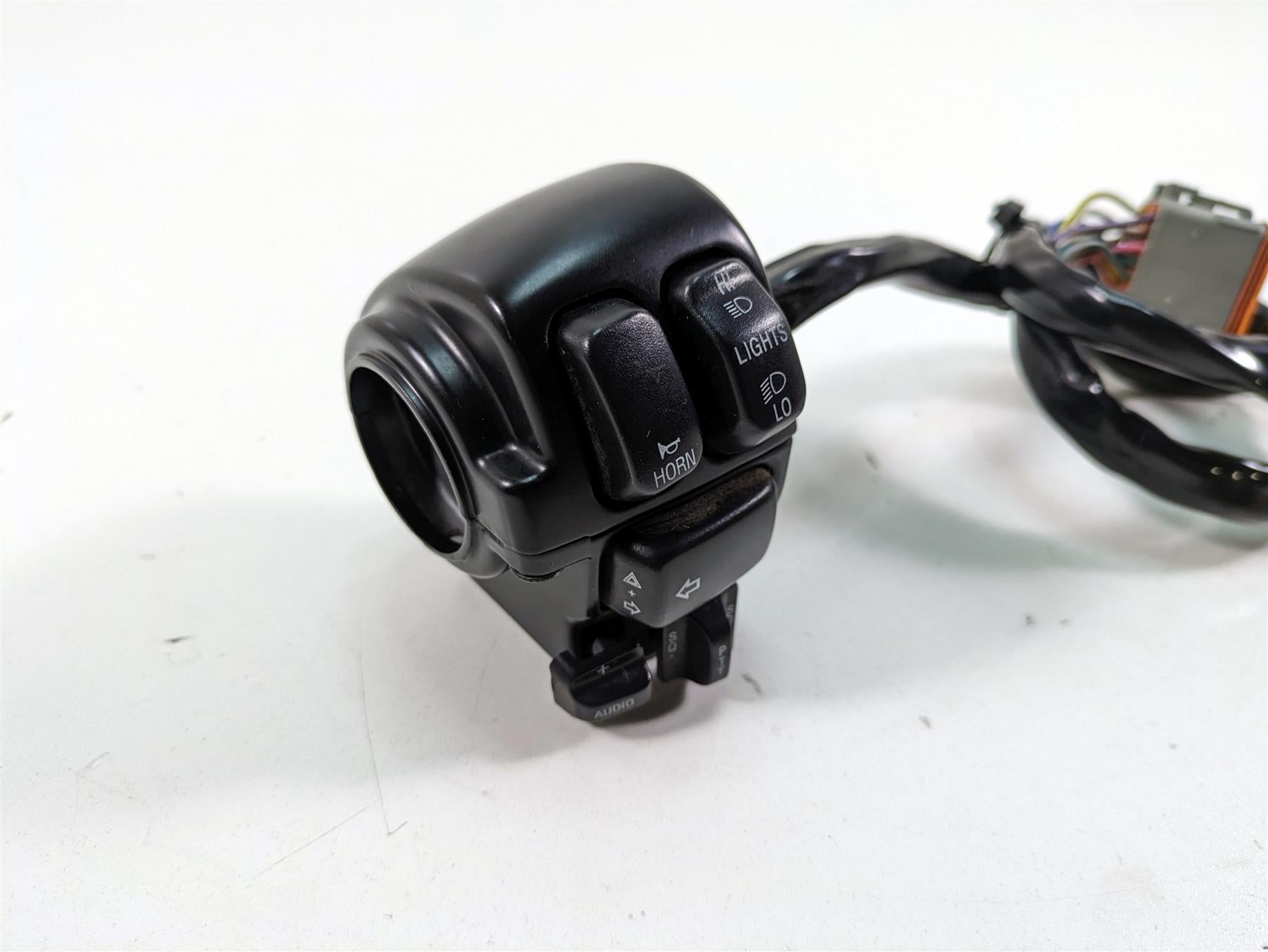 2006 Harley Touring FLHTCUI Electra Glide Left Hand Control Switch 71682-06A {{ shop.shopifyCountryName }} - Mototech271