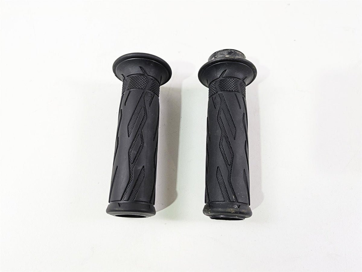 2023 Suzuki GSX1300 RR Hayabusa Left Right Handle Bar Grip Set 57110-21H02 {{ shop.shopifyCountryName }} - Mototech271