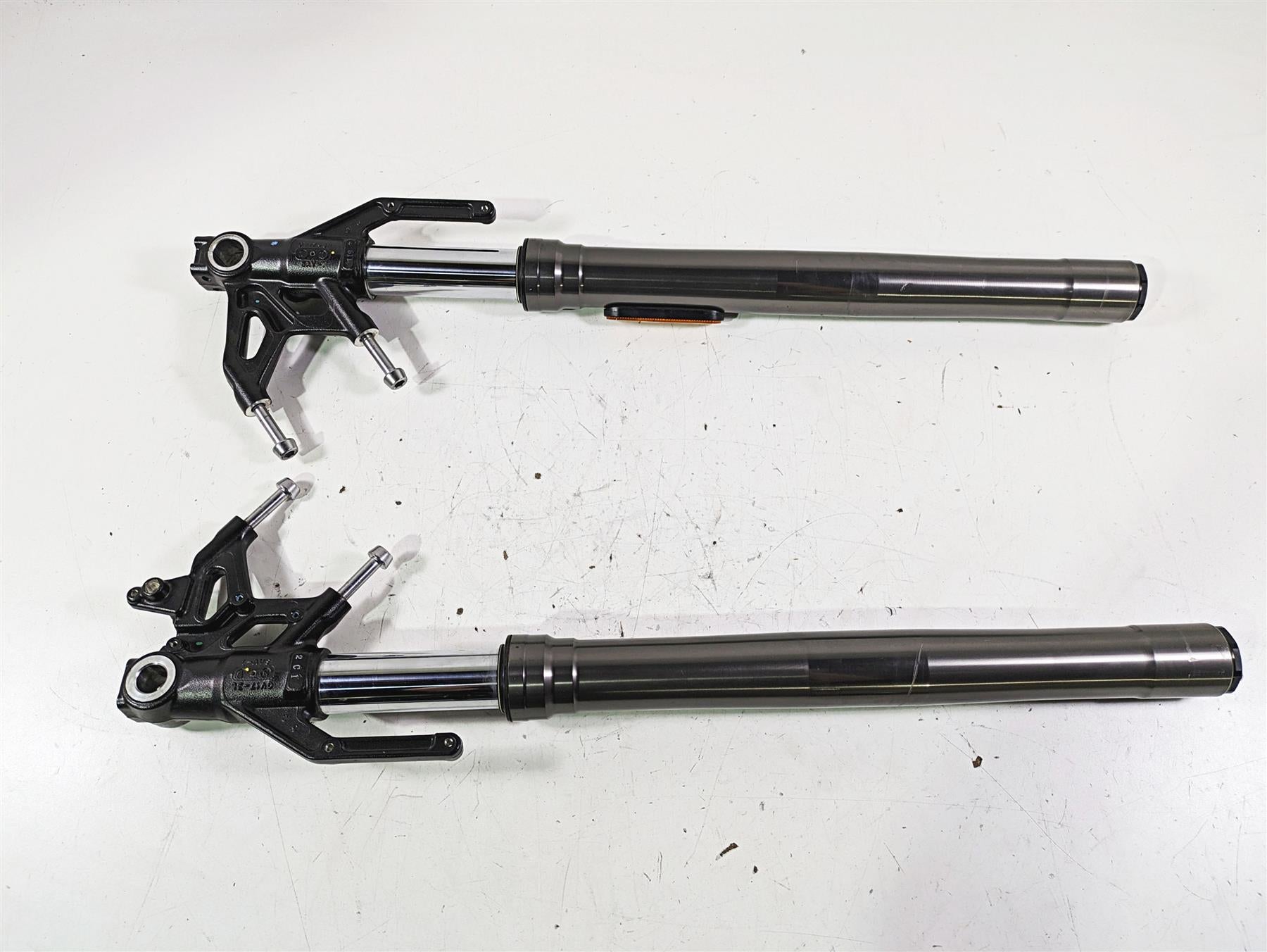 2023 Triumph Street Triple 765 RS Straight Showa Front Fork Leg Set 2k T2041654 {{ shop.shopifyCountryName }} - Mototech271
