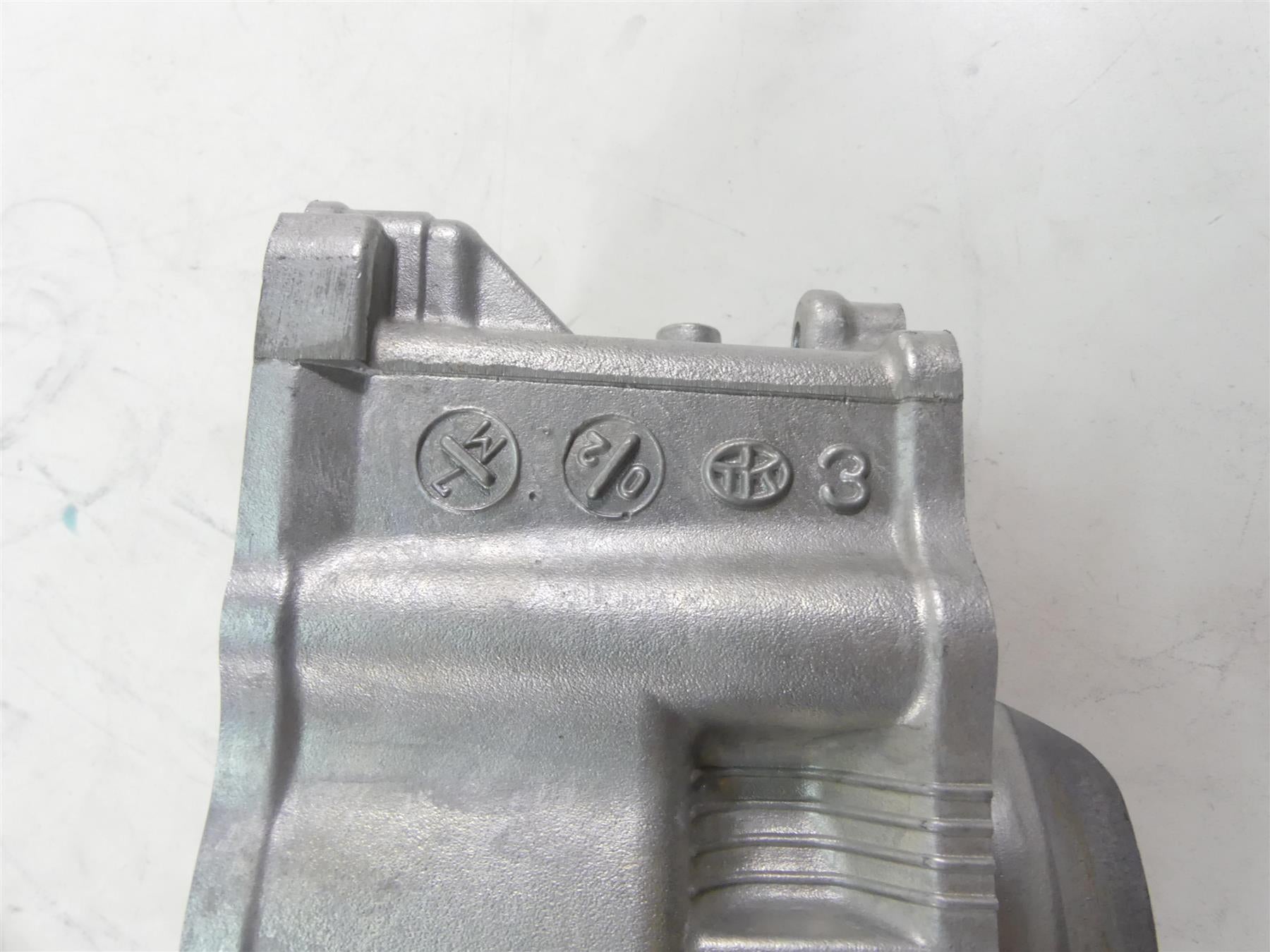 2020 Suzuki GSX1300 R Hayabusa Cylinder Jug Barrel + Pistons 11210-15H00-0F0 {{ shop.shopifyCountryName }} - Mototech271