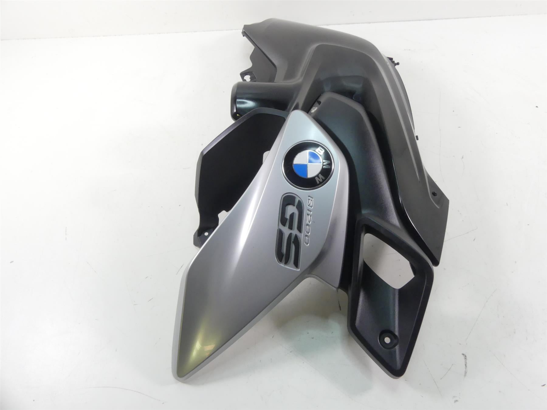 2016 BMW R1200GS K50 Right Side Fuel Tank Side Cover Fairing Set 46638533680 {{ shop.shopifyCountryName }} - Mototech271