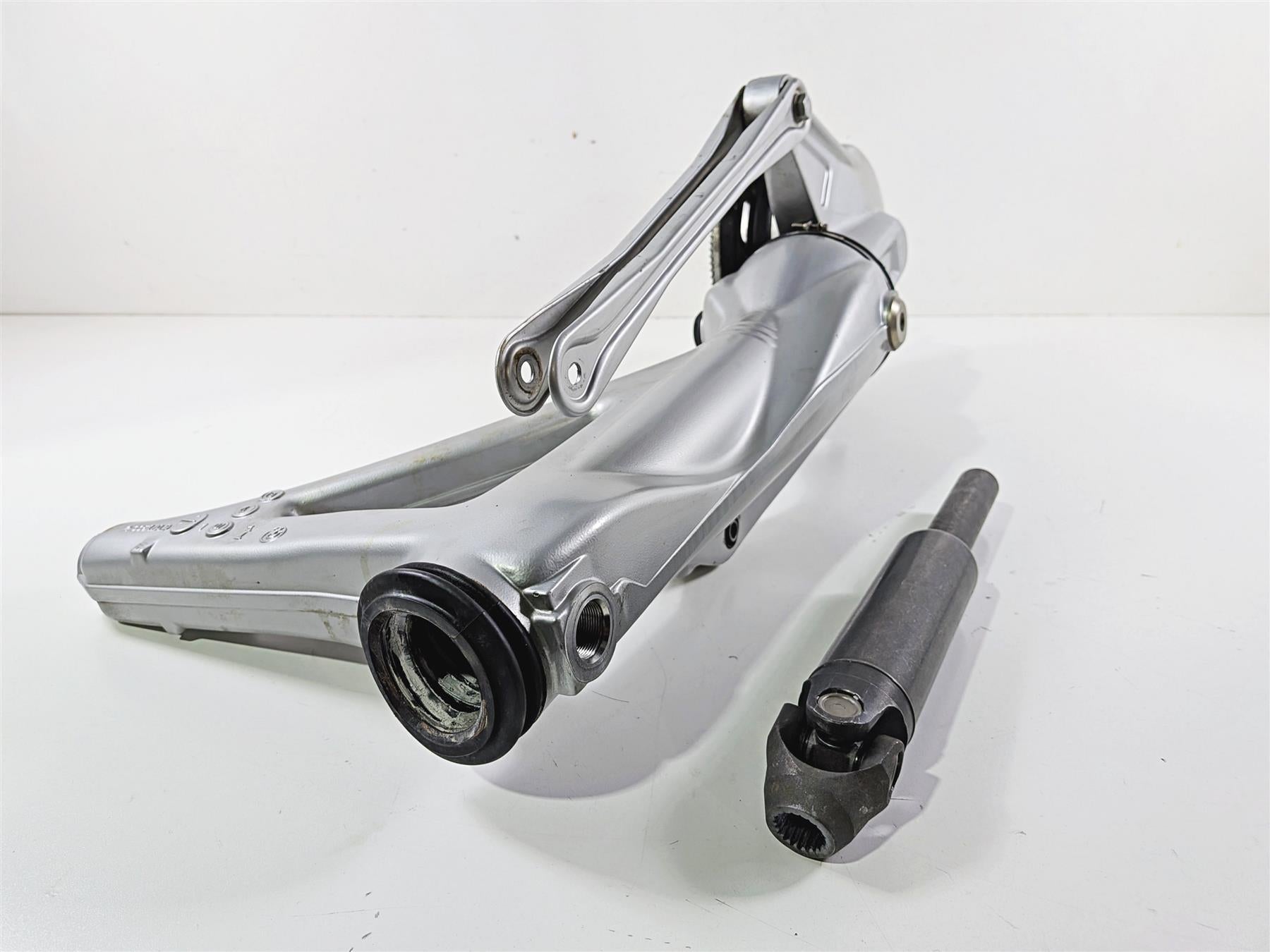 2002 BMW K1200LT 89V3 ABS Rear Differential Swingarm Drive Shaft 33112312317 {{ shop.shopifyCountryName }} - Mototech271