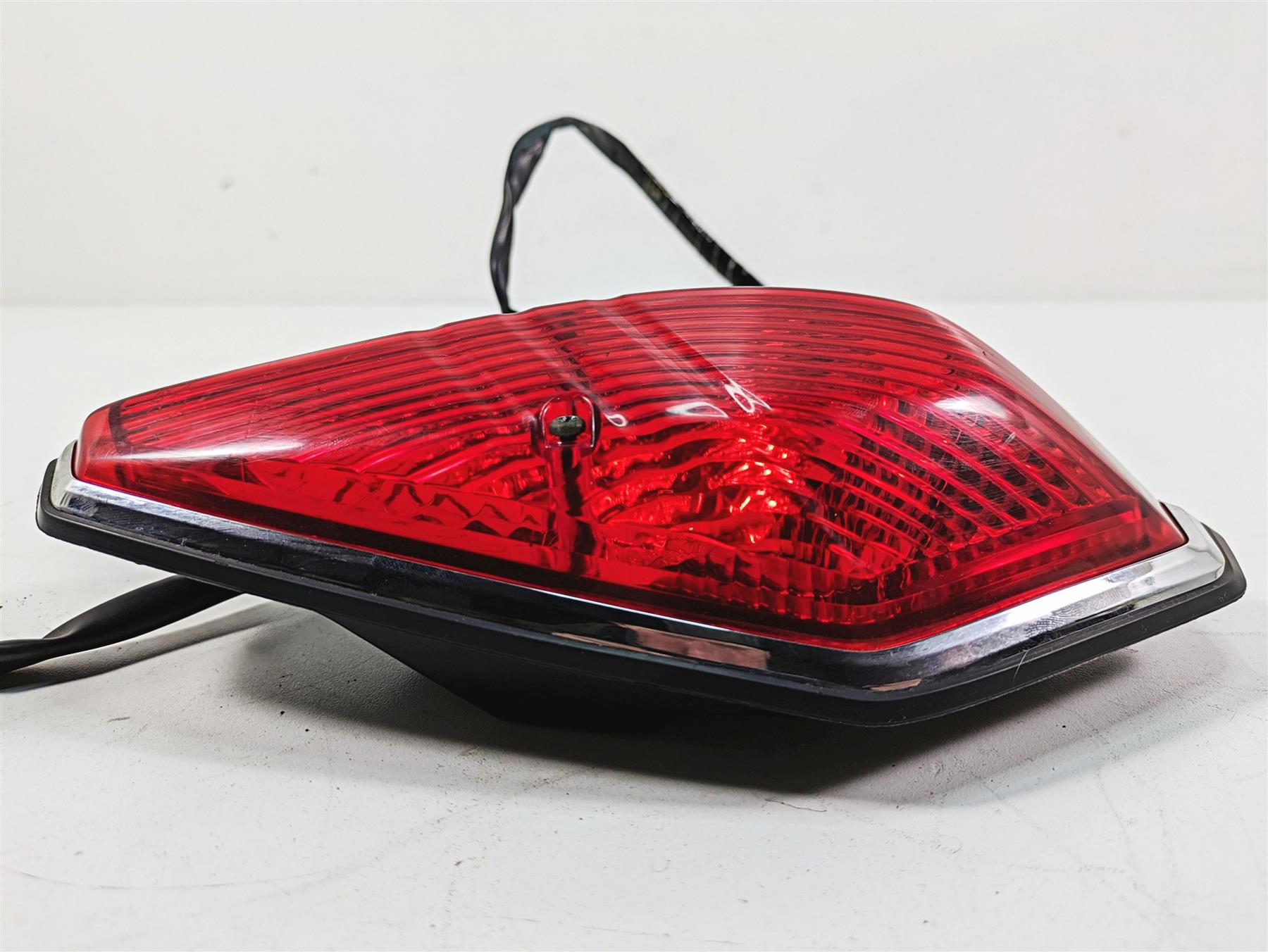 2006 Honda V-Twin VTX1300 R Tail Light Taillight Rear Lamp Lens 33701-MCV-671 {{ shop.shopifyCountryName }} - Mototech271