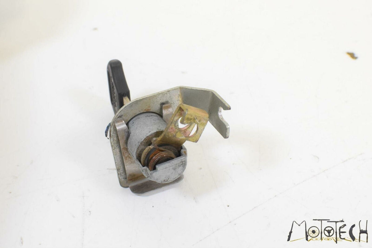 2012 Yamaha YZFR6 YZF R6 Ignition Switch Gas Cap Seat Lock Key SET 2C0-82501-10 {{ shop.shopifyCountryName }} - Mototech271