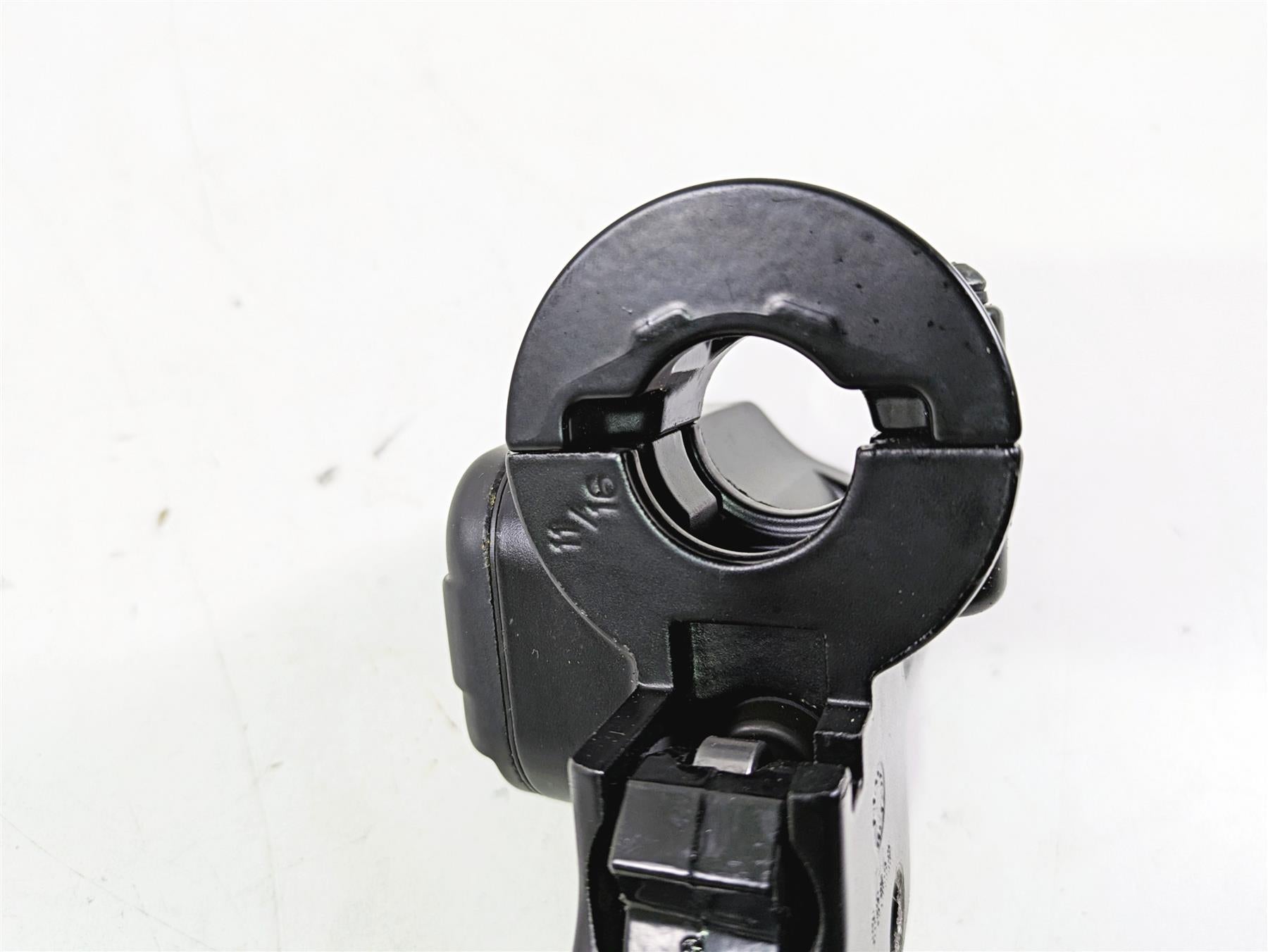 2010 Harley VRSCF Muscle Rod Clutch Master Cylinder Black Lever 11/16 38744-09B {{ shop.shopifyCountryName }} - Mototech271