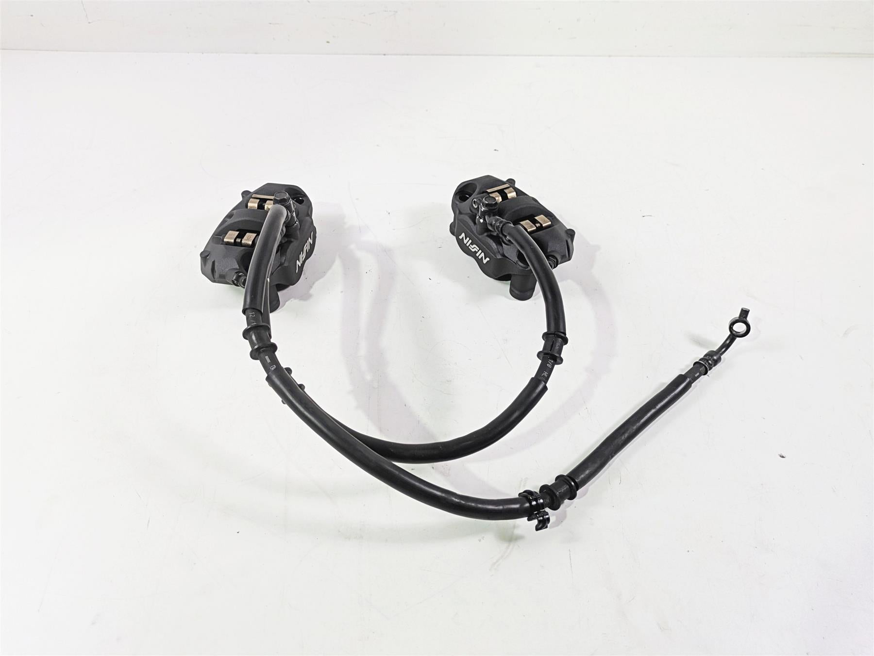 2020 Kawasaki ZX6R ZX636 Ninja Front Brake Caliper Set 108mm 43080-0111-DJ {{ shop.shopifyCountryName }} - Mototech271