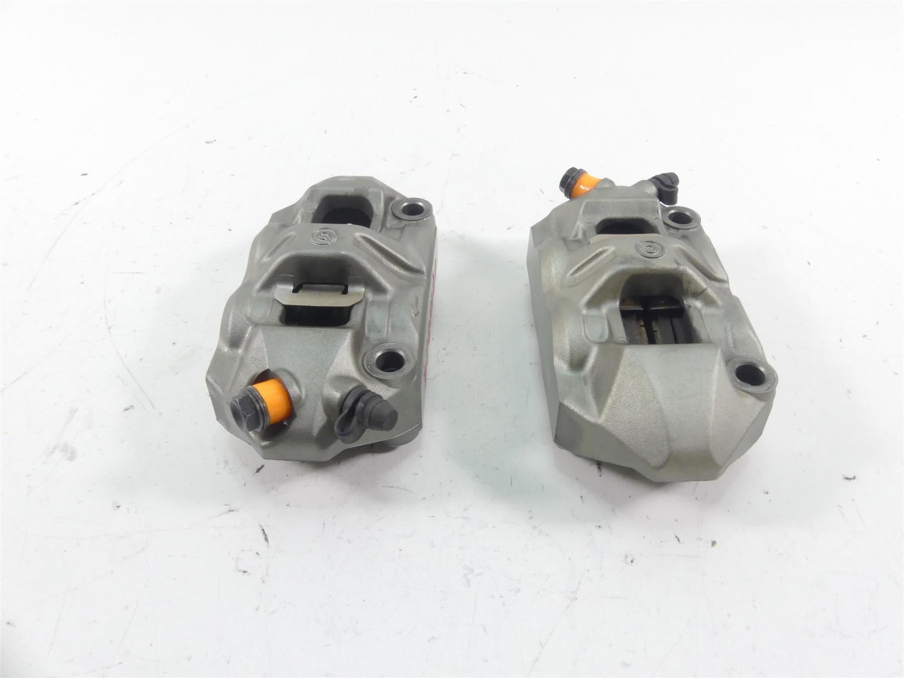 2017 Triumph Thruxton 1200 R Front 100mm Brembo Brake Caliper Set T2023520 {{ shop.shopifyCountryName }} - Mototech271