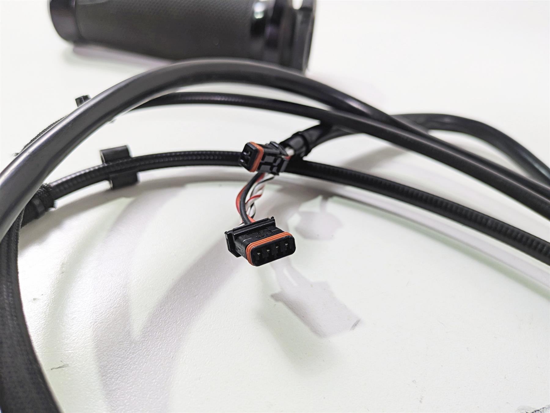 2014 Harley FXDF Dyna Fat Bob Right Hand Control Switch & Blinker 72944-12 {{ shop.shopifyCountryName }} - Mototech271