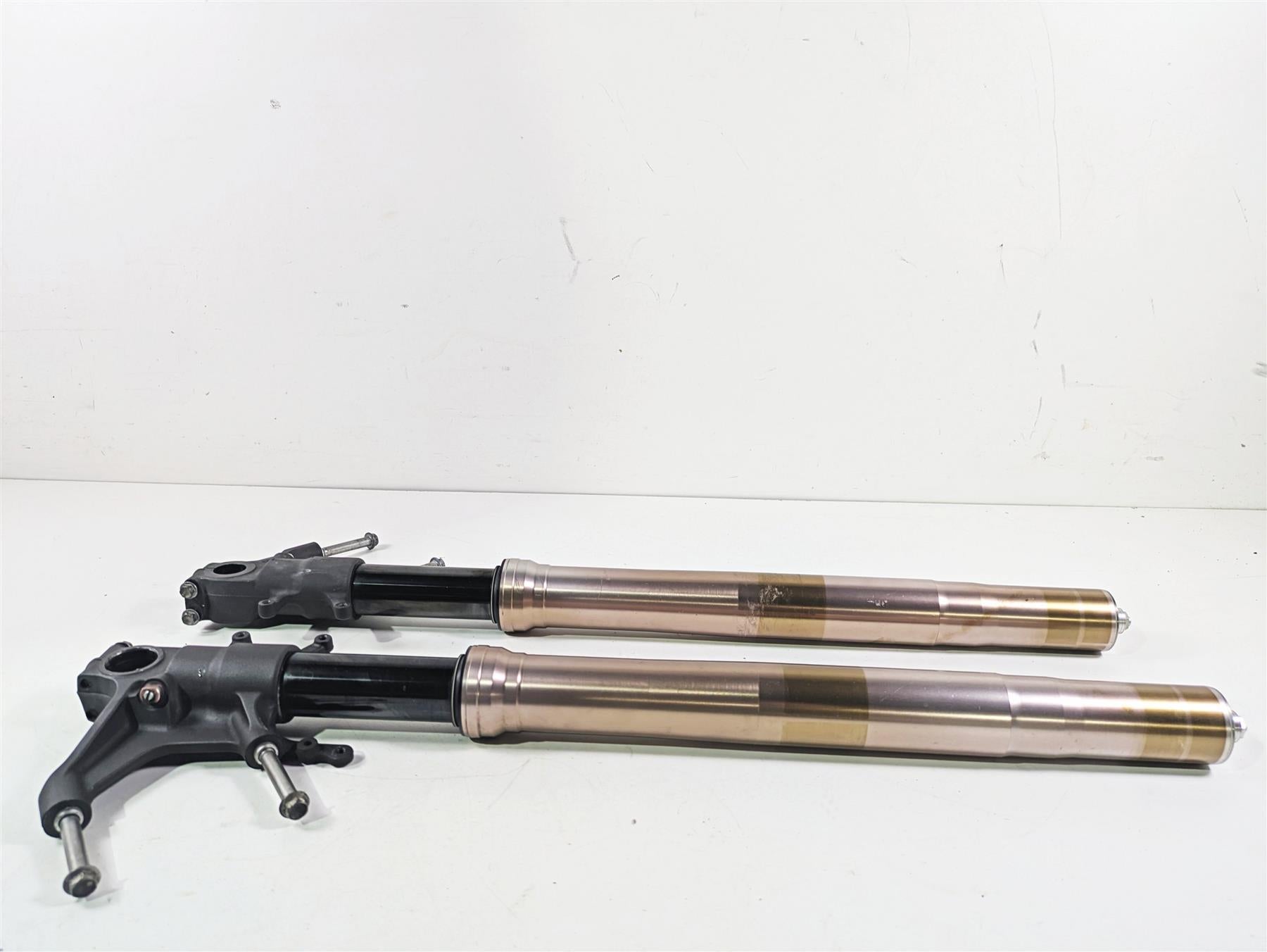 2006 Suzuki GSXR1000 K6 Straight Front Fork Leg Set 51103-41G20 51104-41G20 {{ shop.shopifyCountryName }} - Mototech271