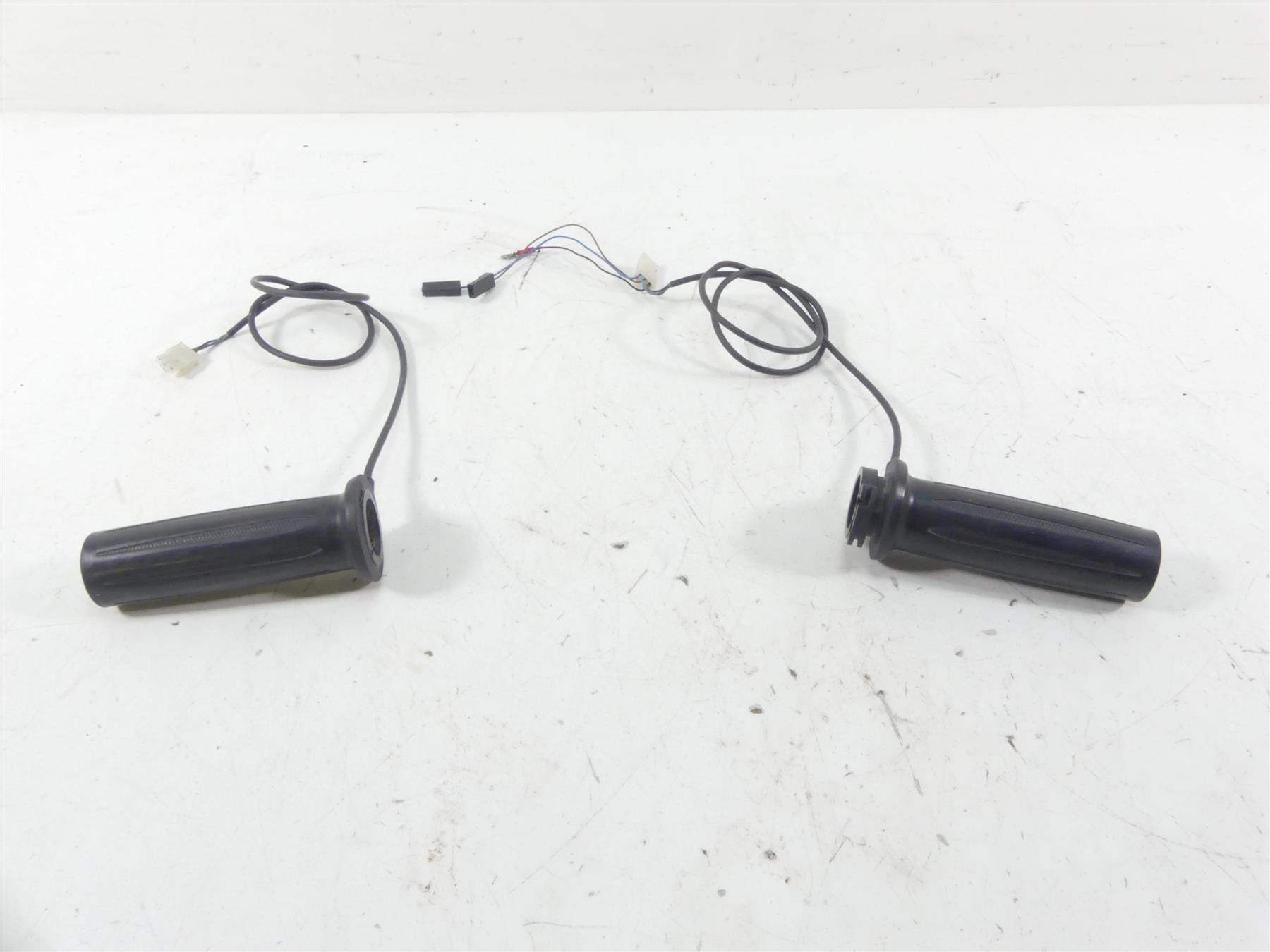 2011 Victory Vision Tour Left Right Heated Grip + Wiring Set 5413493 {{ shop.shopifyCountryName }} - Mototech271