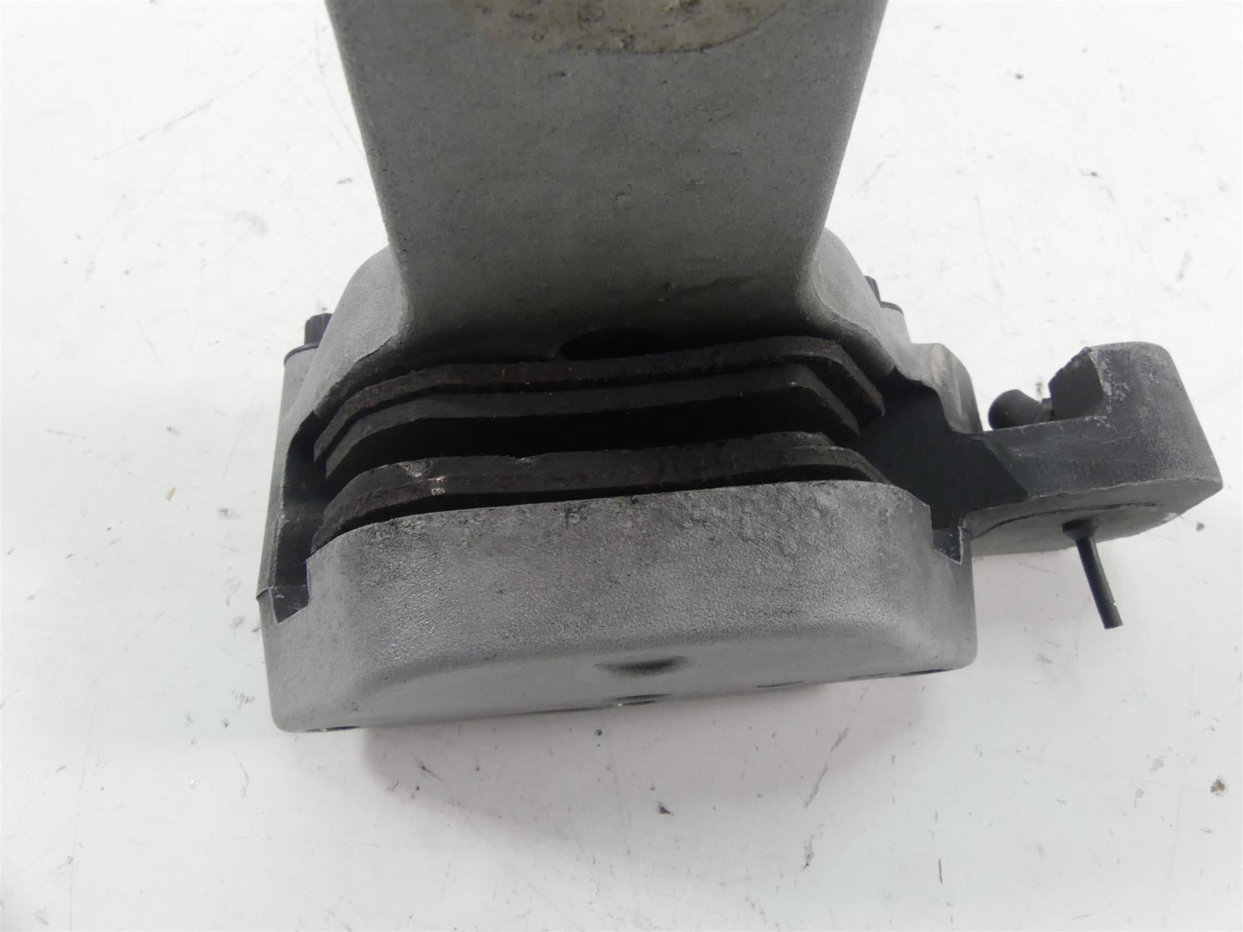 2005 Harley Touring CVO FLHTCSE Electra Glide Rear Caliper & Bracket 44423-02C {{ shop.shopifyCountryName }} - Mototech271