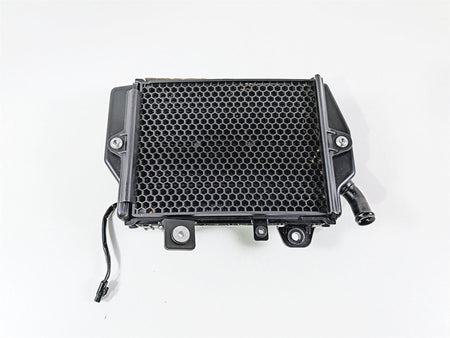 2022 Triumph Tiger 900 GT Pro Left Coolant Radiator And Fan T2104610 {{ shop.shopifyCountryName }} - Mototech271