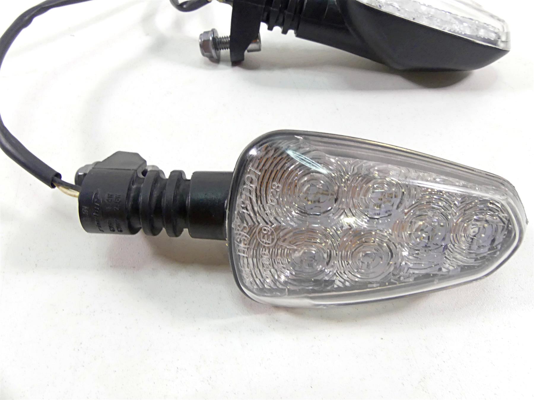 2022 Triumph Speed Triple 1200 RS Front Blinker Turn Signal Set T2704035 {{ shop.shopifyCountryName }} - Mototech271