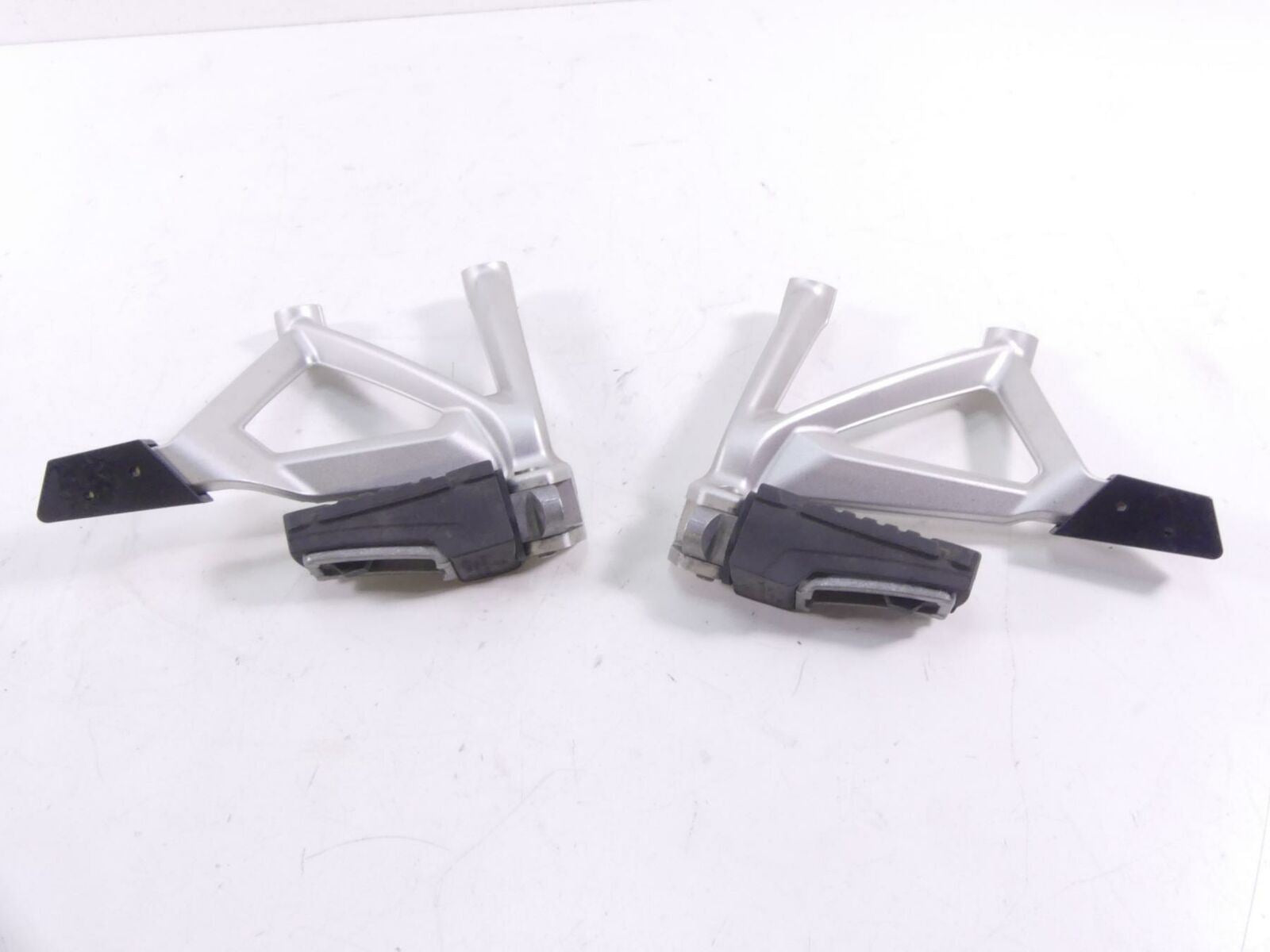 2017 BMW R1200GS GSW K50 Rear Passenger Foot Peg Footpeg Set 46718556265 {{ shop.shopifyCountryName }} - Mototech271
