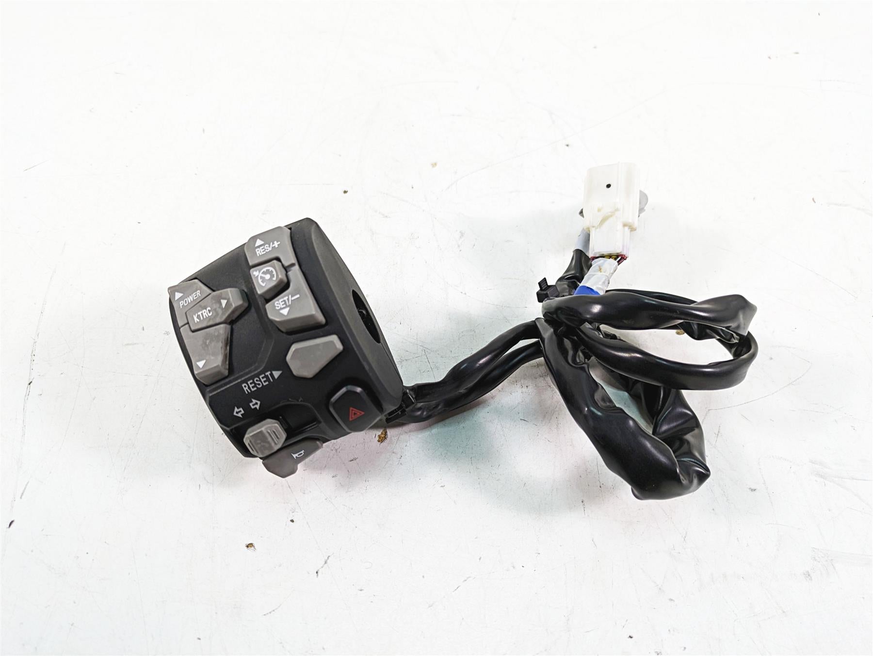 2018 Kawasaki ZX1002 Ninja H2 SX Left Cruise Control Switch - Read 46091-0435 {{ shop.shopifyCountryName }} - Mototech271