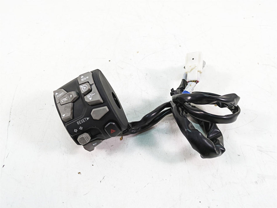 2018 Kawasaki ZX1002 Ninja H2 SX Left Cruise Control Switch - Read 46091-0435 {{ shop.shopifyCountryName }} - Mototech271